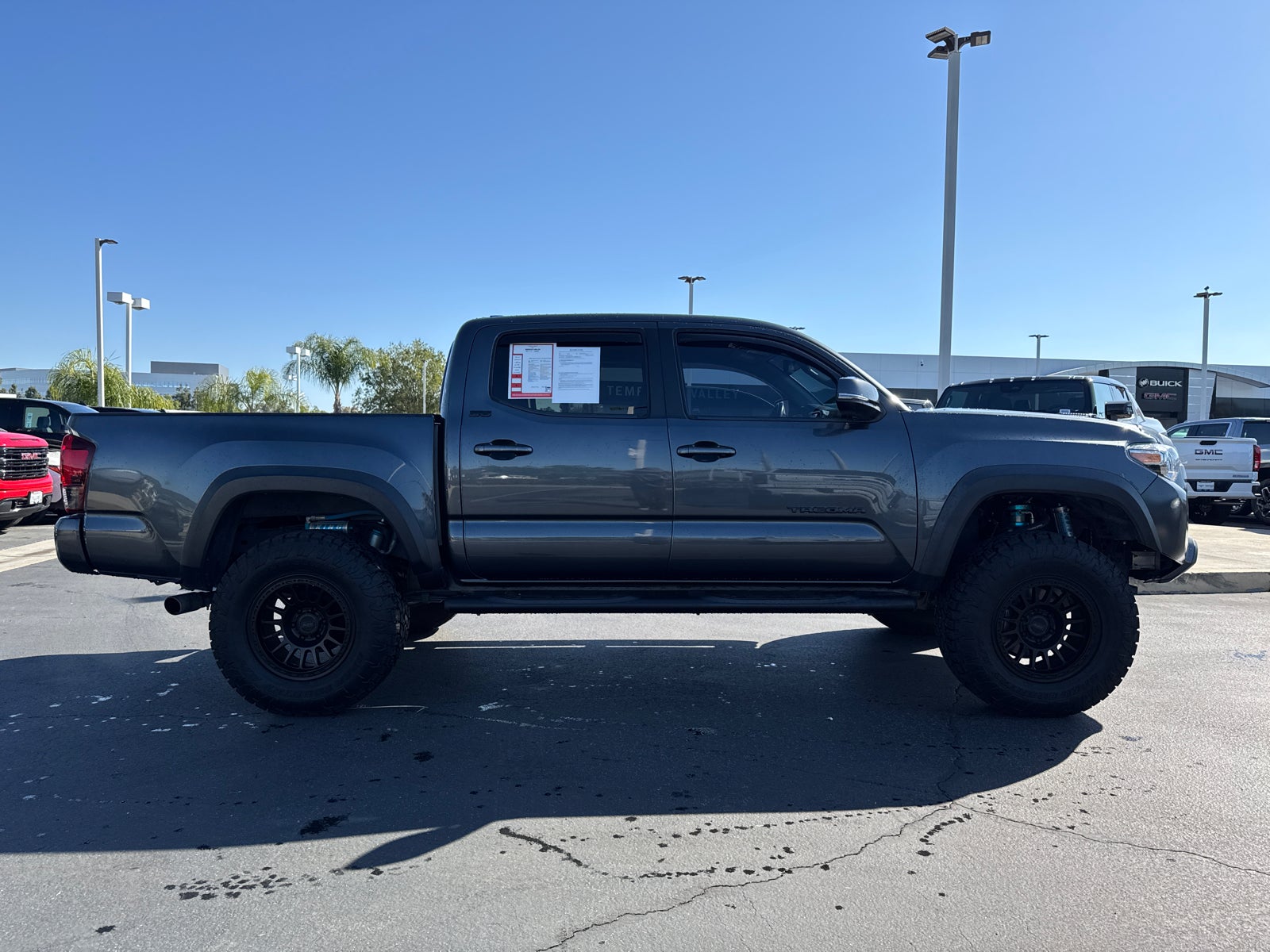 View vehicle photo 7