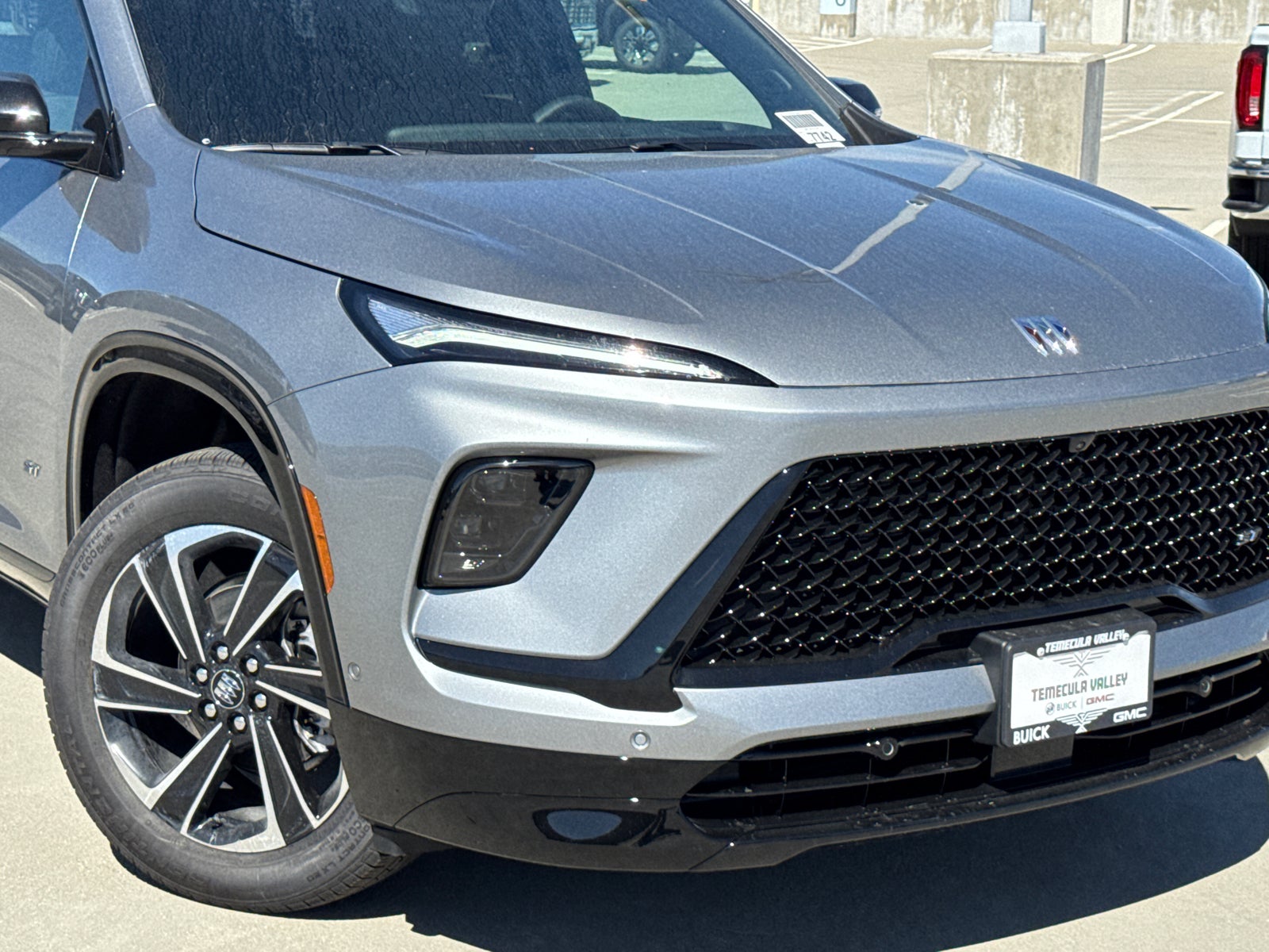 View vehicle photo 3