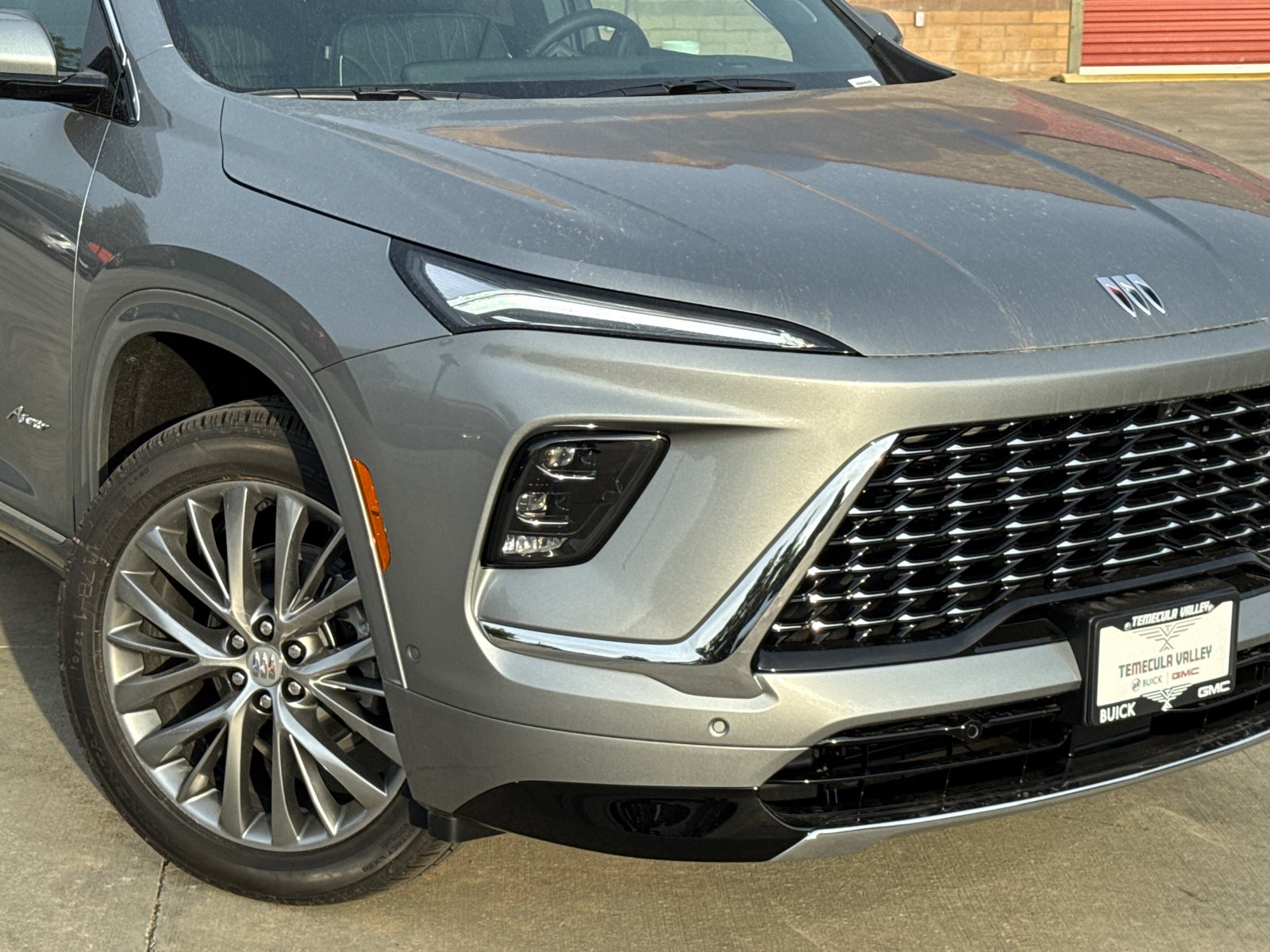 View vehicle photo 3