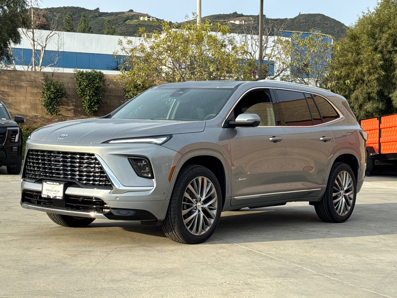 View vehicle photo 4