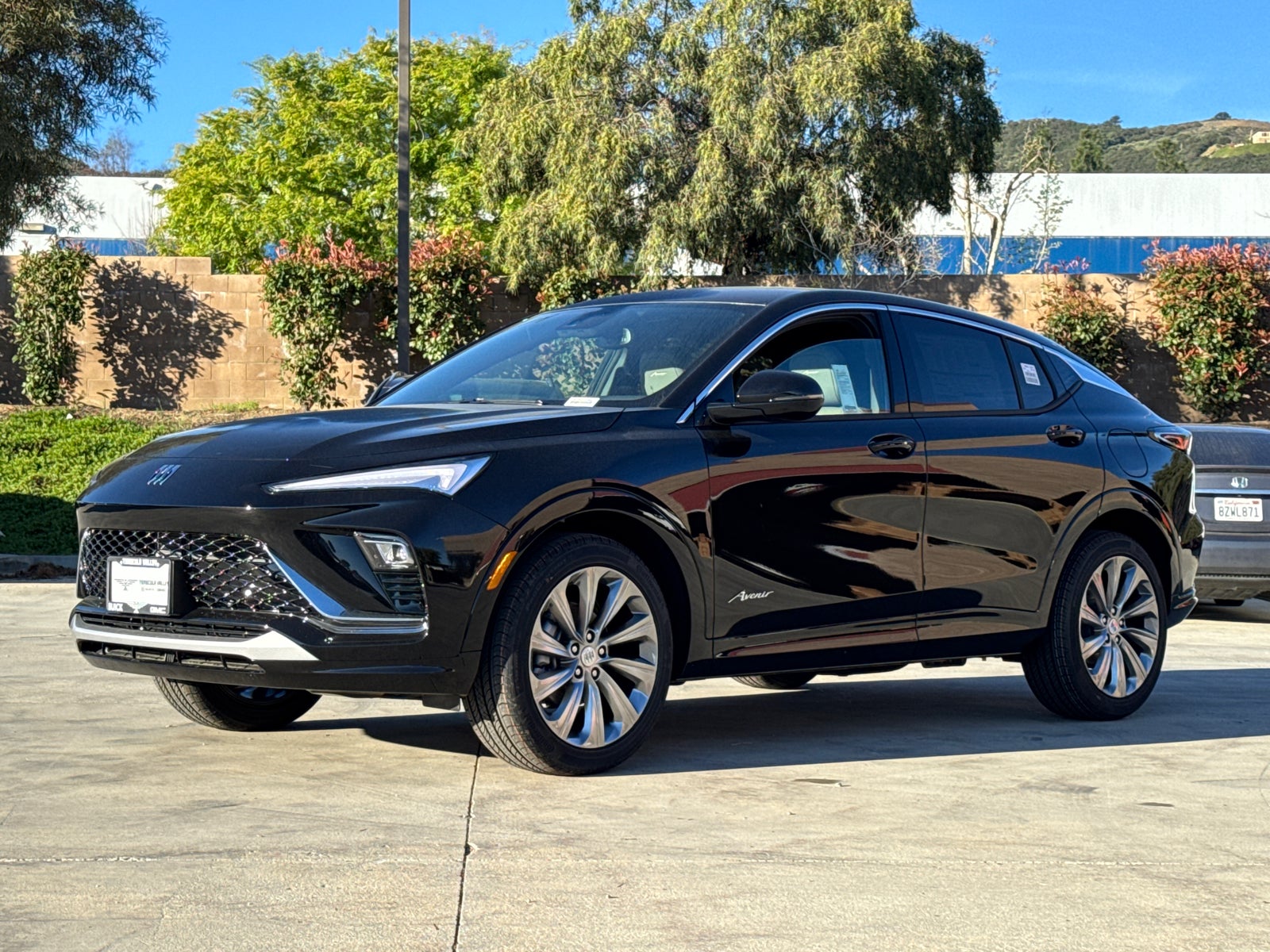 View vehicle photo 4