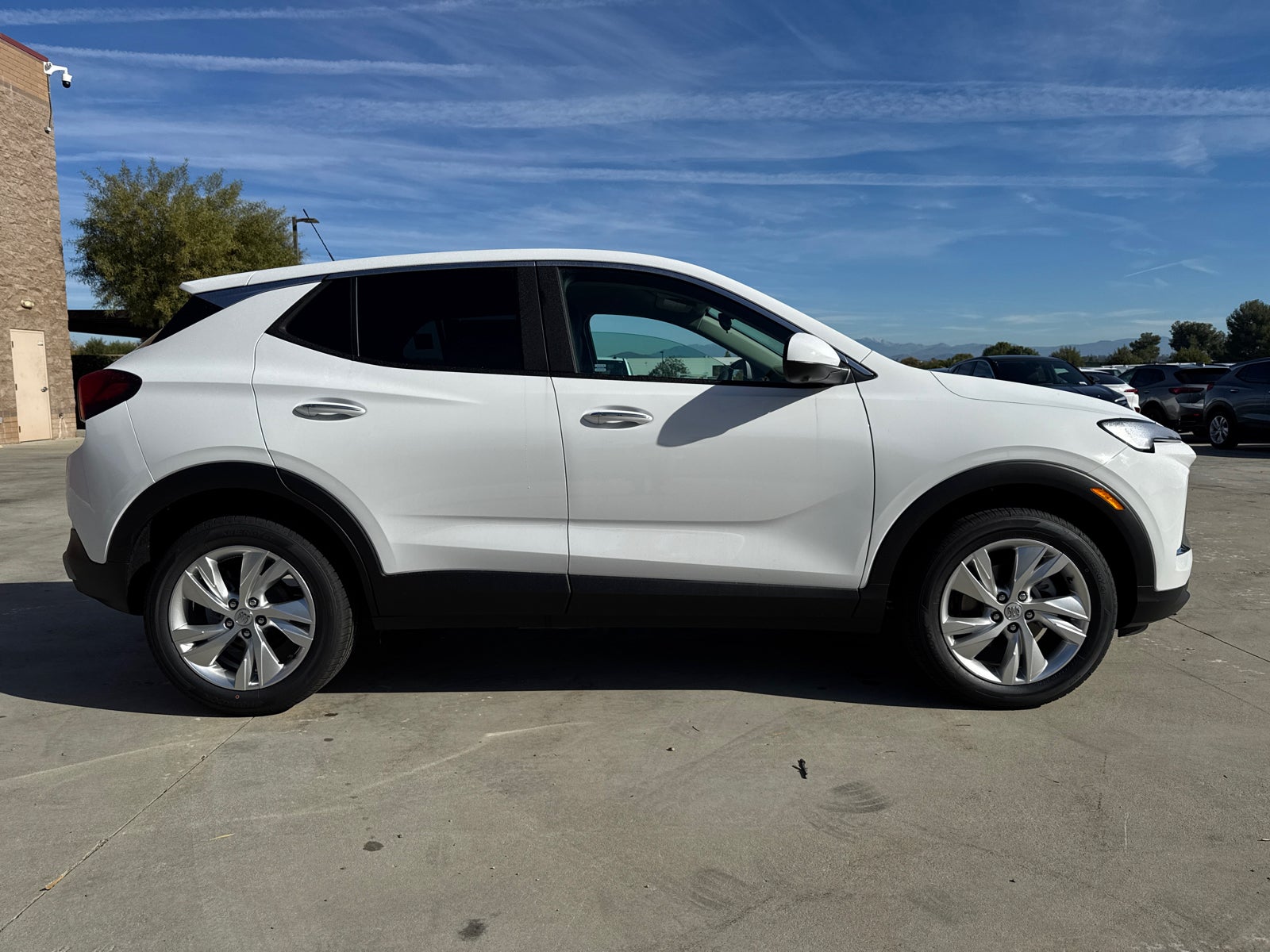 View vehicle photo 7