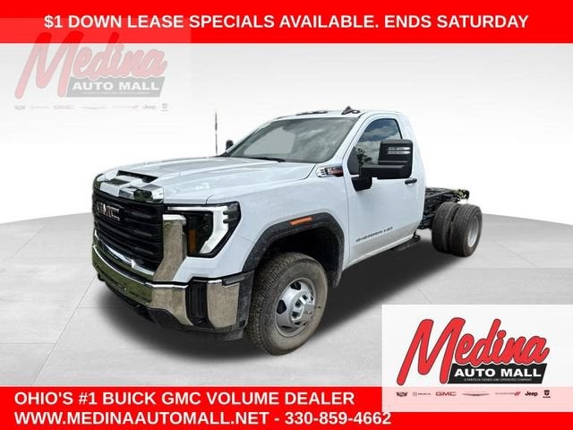 Summit White 2026 GMC Sierra 3500HD Chassis Pickup Truck Four-Wheel Drive Automatic