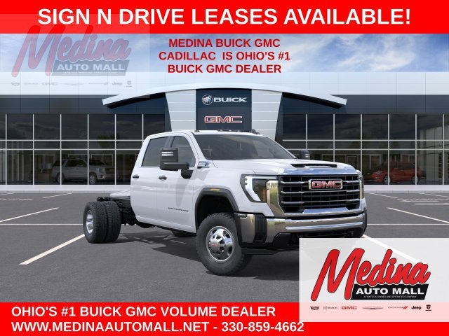 Summit White 2026 GMC Sierra 3500HD Chassis Pickup Truck Four-Wheel Drive Automatic