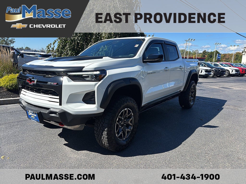 Summit White 2024 Chevrolet Colorado Pickup Truck Four-Wheel Drive Automatic