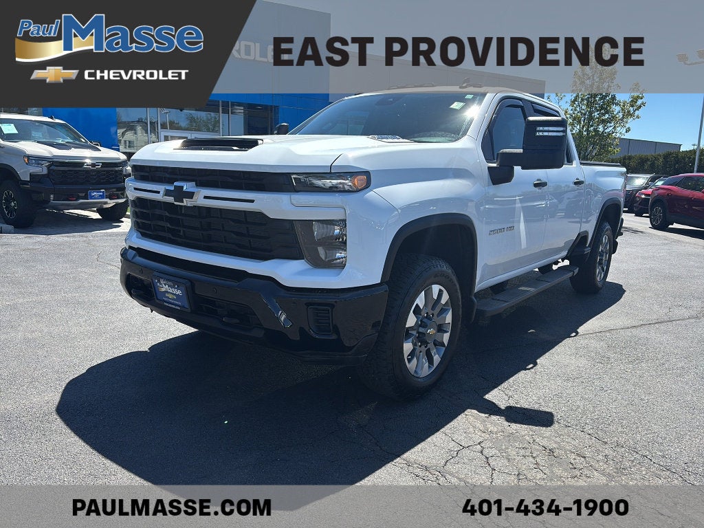 Summit White 2026 Chevrolet Silverado 2500HD Pickup Truck Four-Wheel Drive Automatic