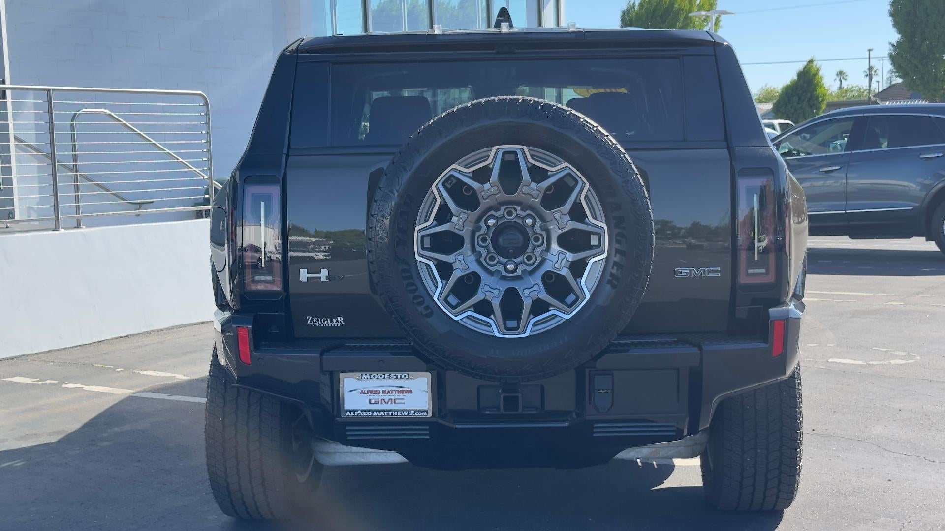 View vehicle photo 6