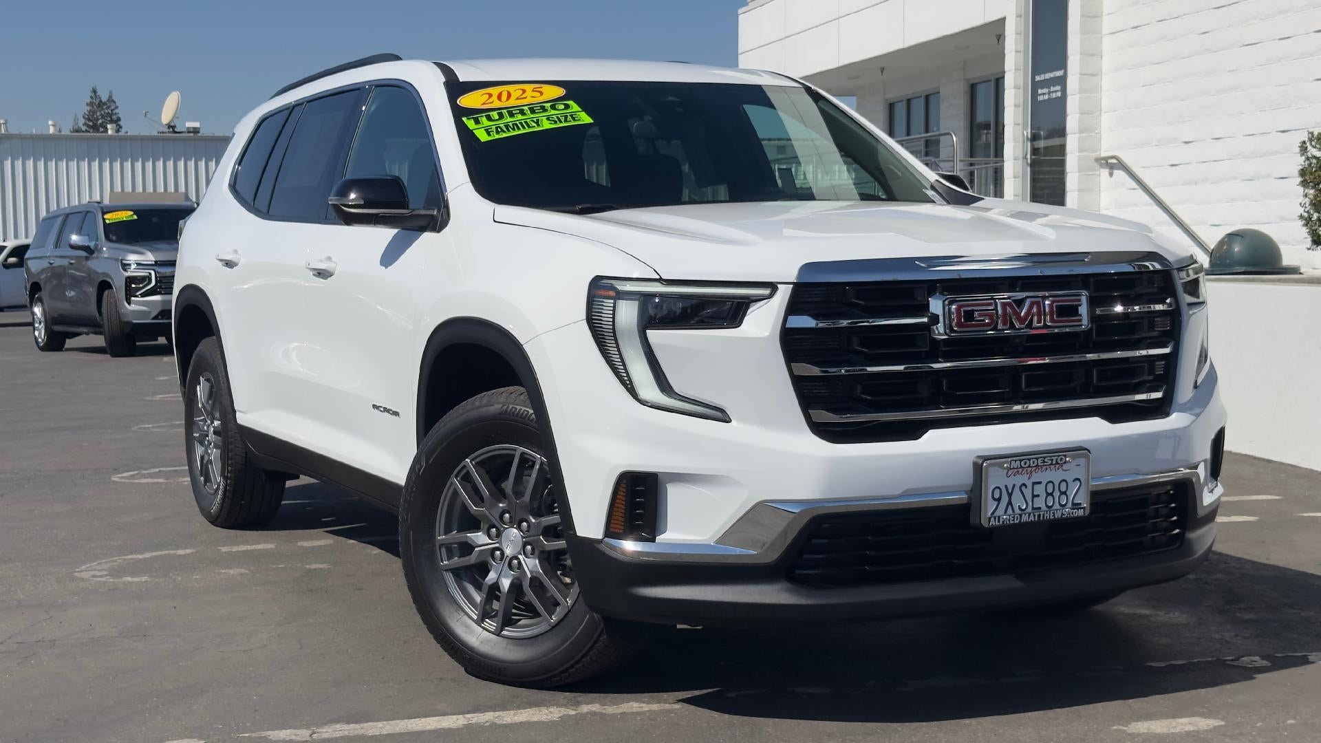  2025 GMC Acadia Elevation FWD   