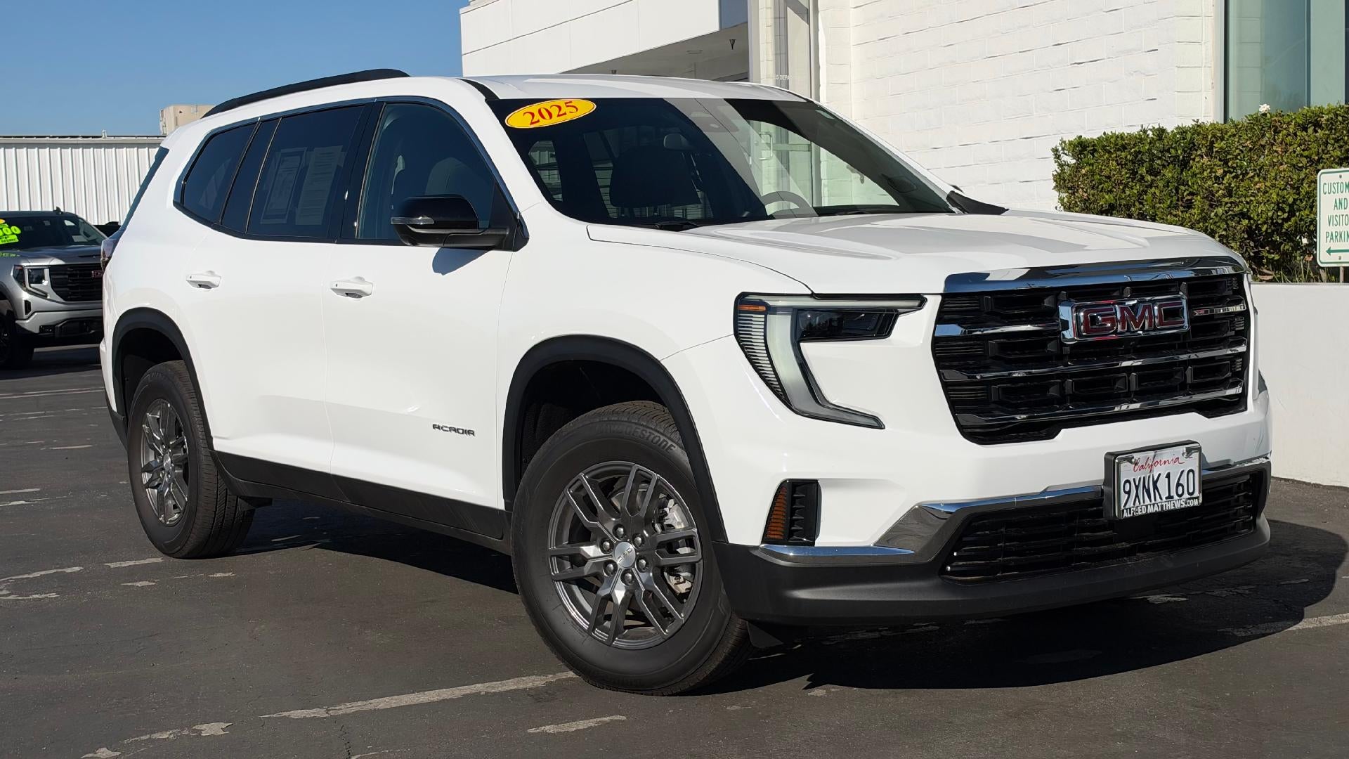 2025 GMC Acadia Elevation FWD