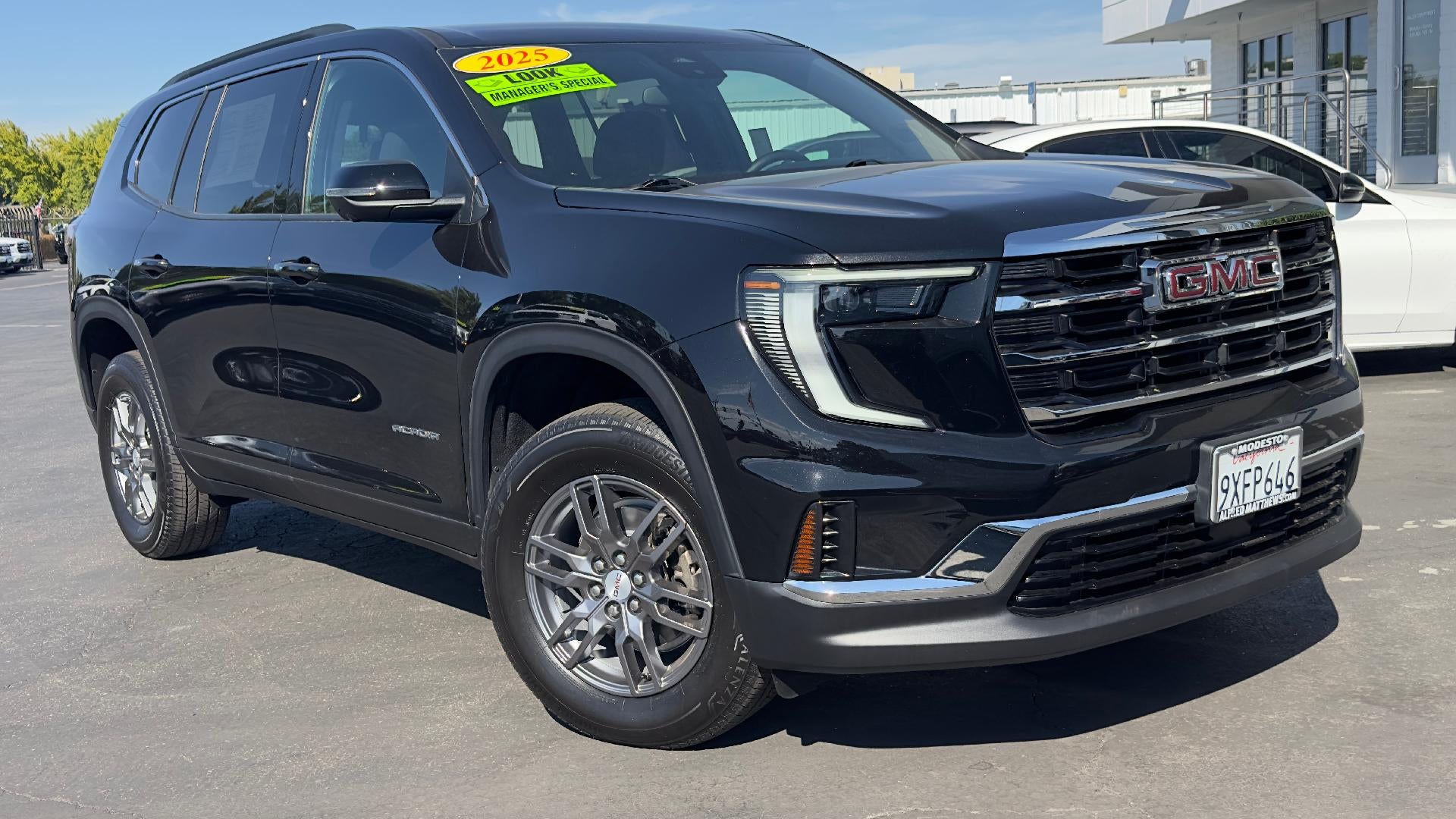 Black (Ebony Twilight Metallic) 2025 GMC Acadia SUV / Crossover Front-Wheel Drive Automatic