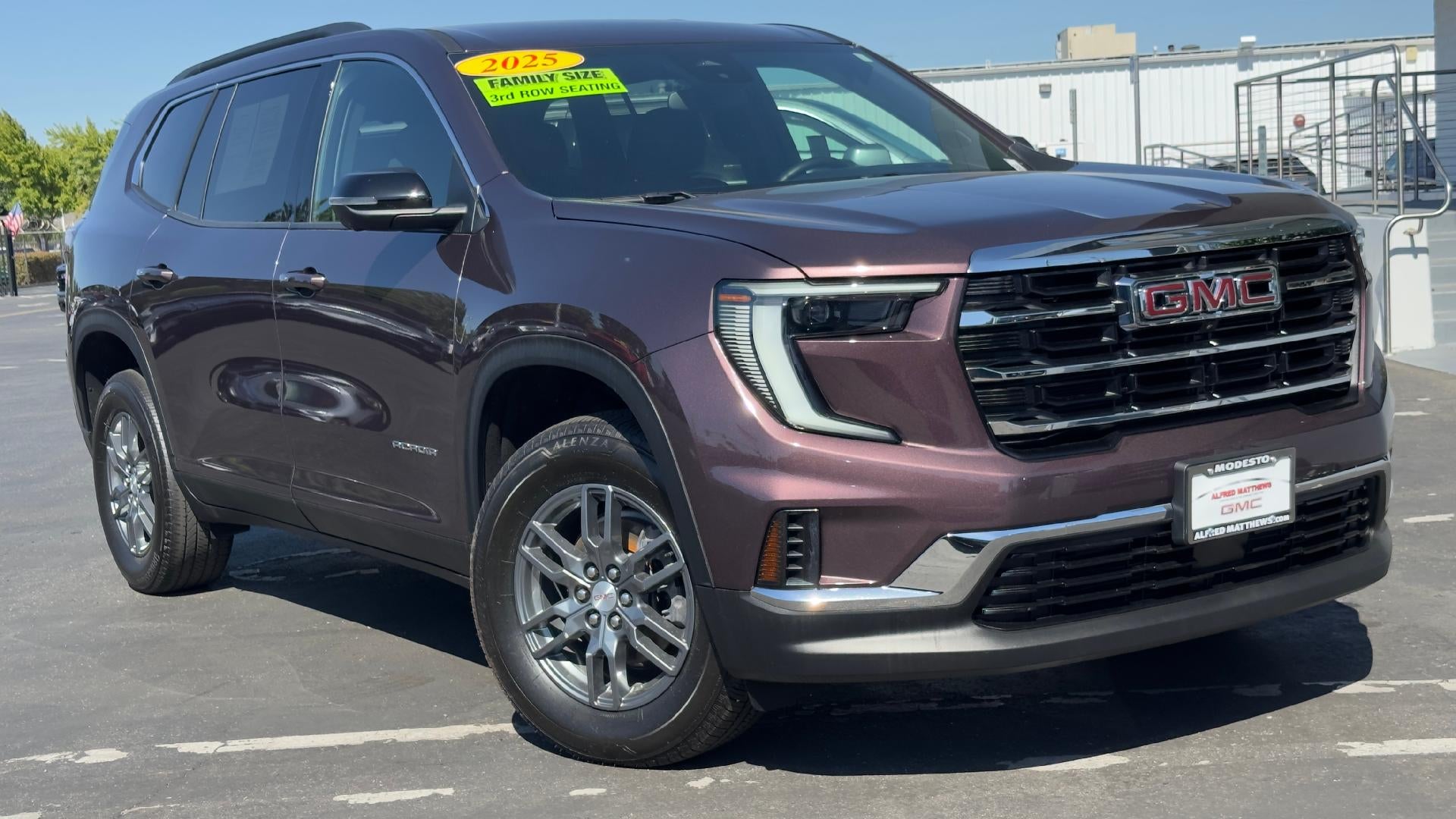 Crystal Metallic 2025 GMC Acadia SUV / Crossover Front-Wheel Drive Automatic