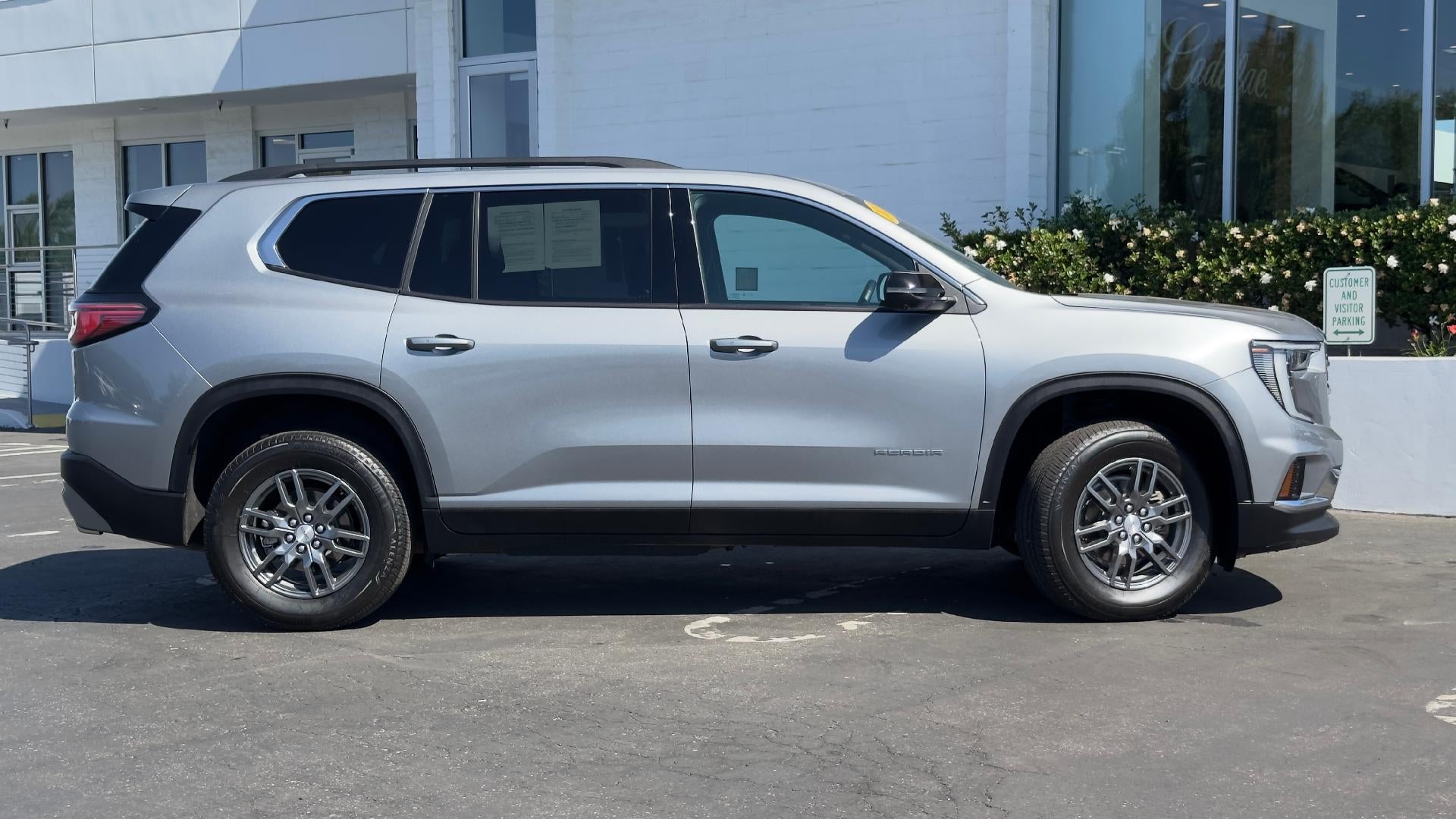 View vehicle photo 3