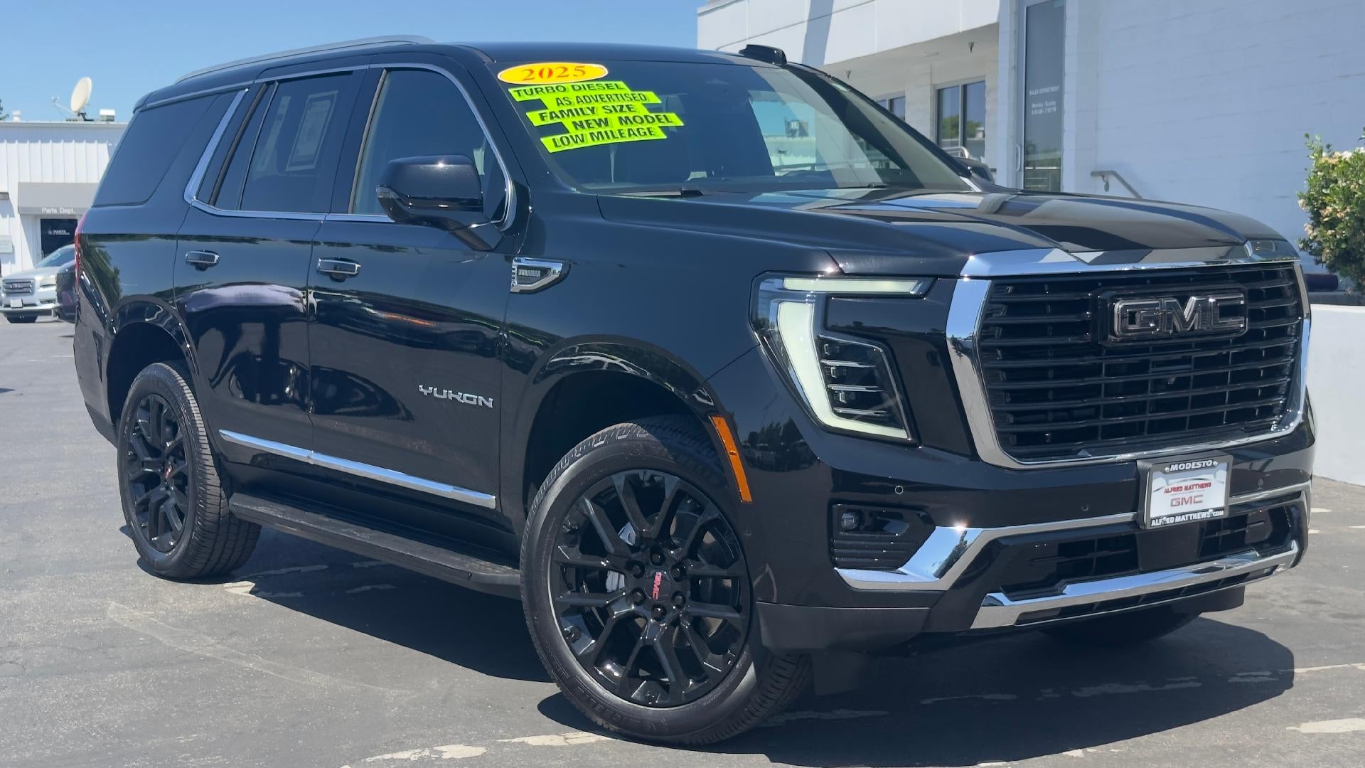 Onyx Black 2025 GMC Yukon SUV / Crossover Four-Wheel Drive Automatic