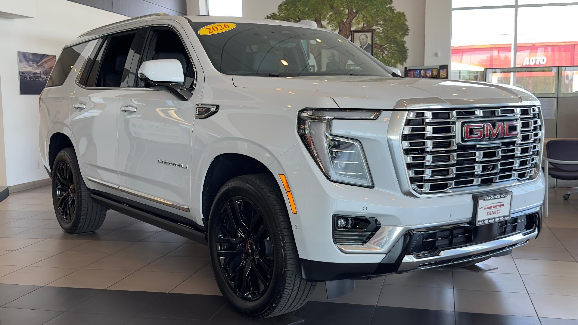 Glacier White Tricoat 2026 GMC Yukon SUV / Crossover Four-Wheel Drive Automatic
