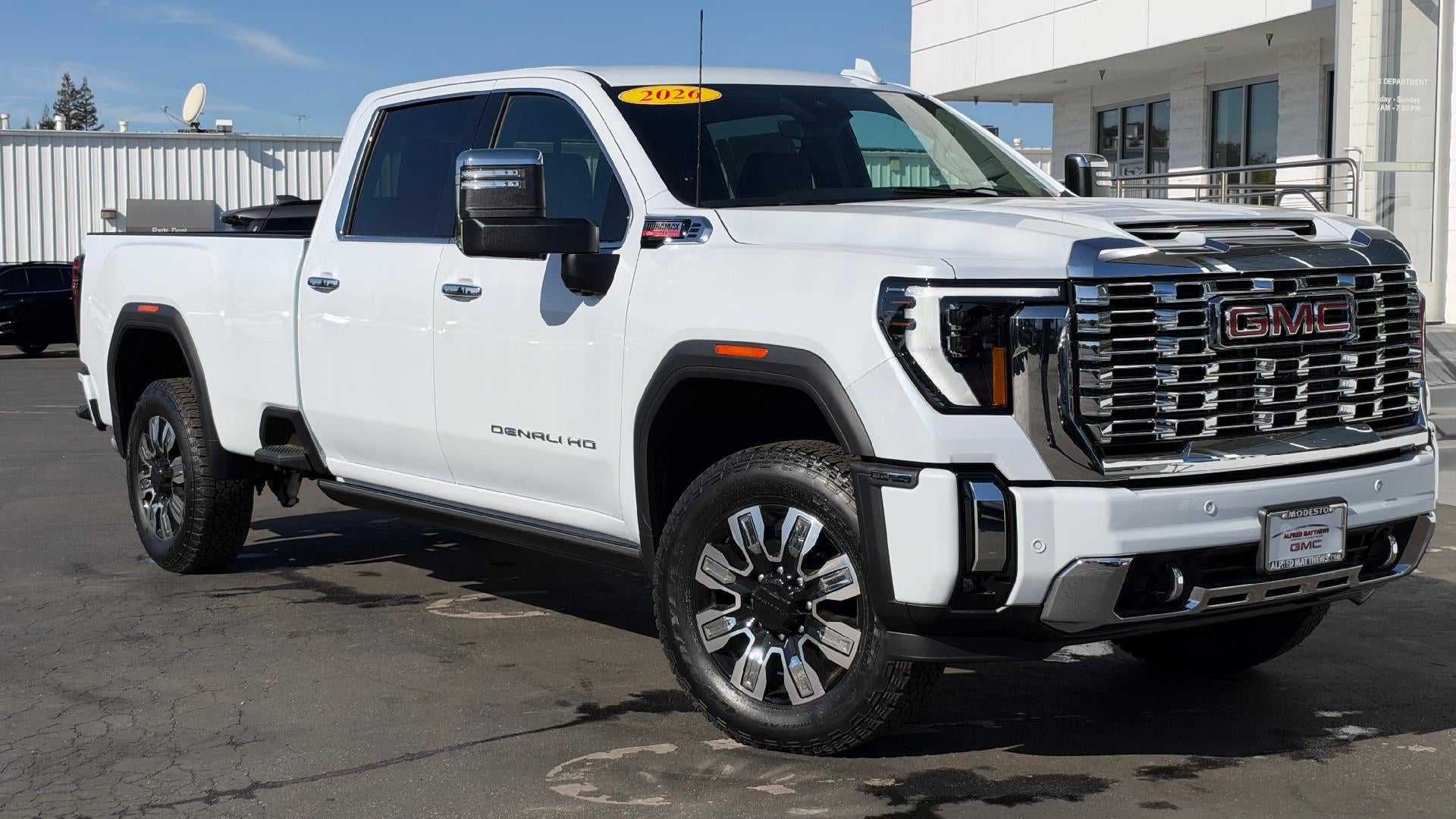Glacier White Tricoat 2026 GMC Sierra 3500HD Pickup Truck Four-Wheel Drive Automatic