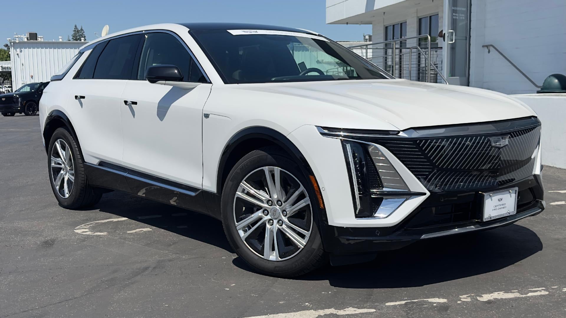 Crystal White Tricoat 2024 Cadillac LYRIQ Tech AWD SUV / Crossover All-Wheel Drive Automatic