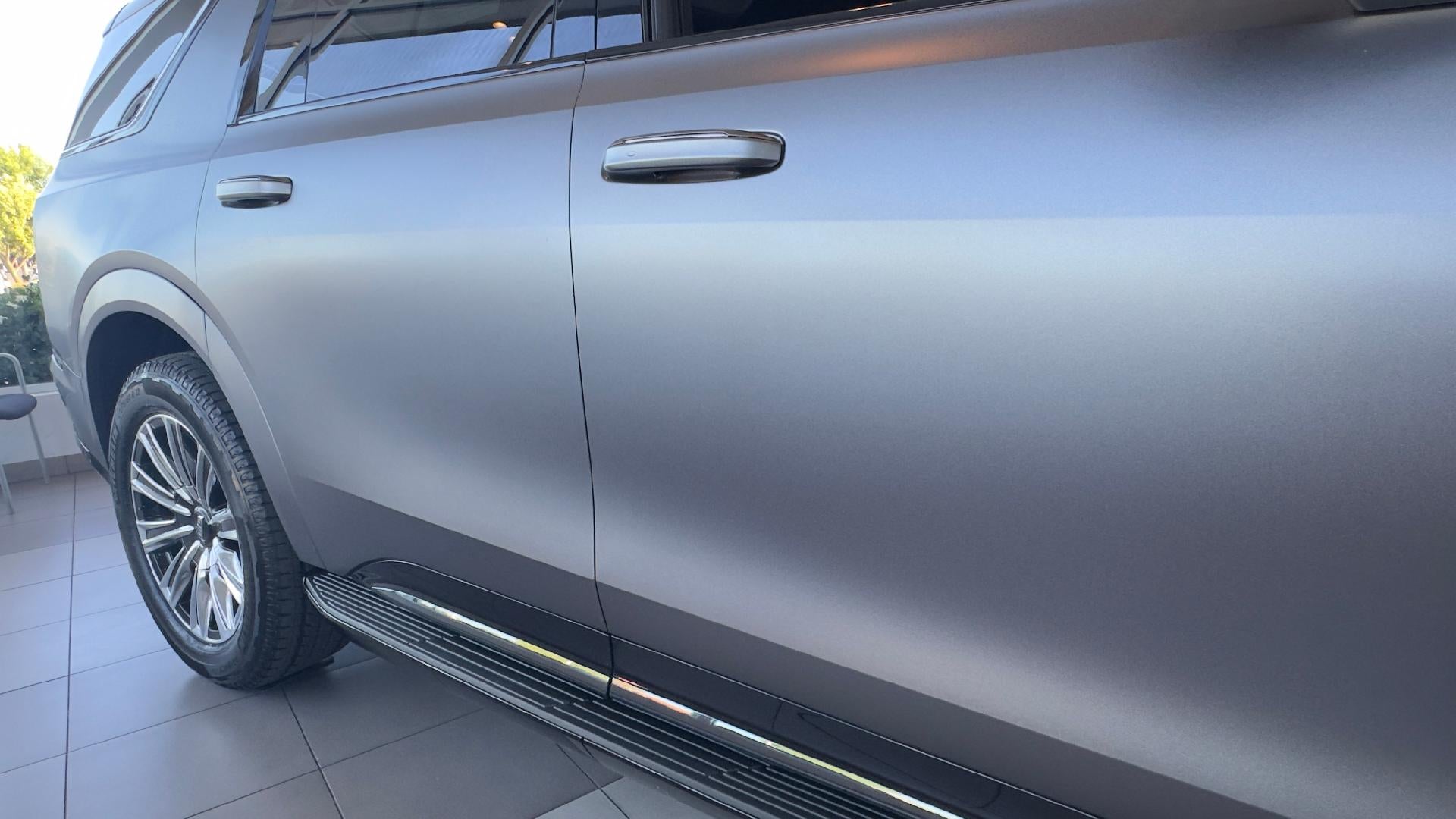 View vehicle photo 7