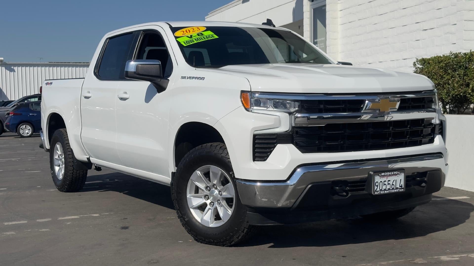 Summit White 2023 Chevrolet Silverado 1500 Pickup Truck Four-Wheel Drive Automatic