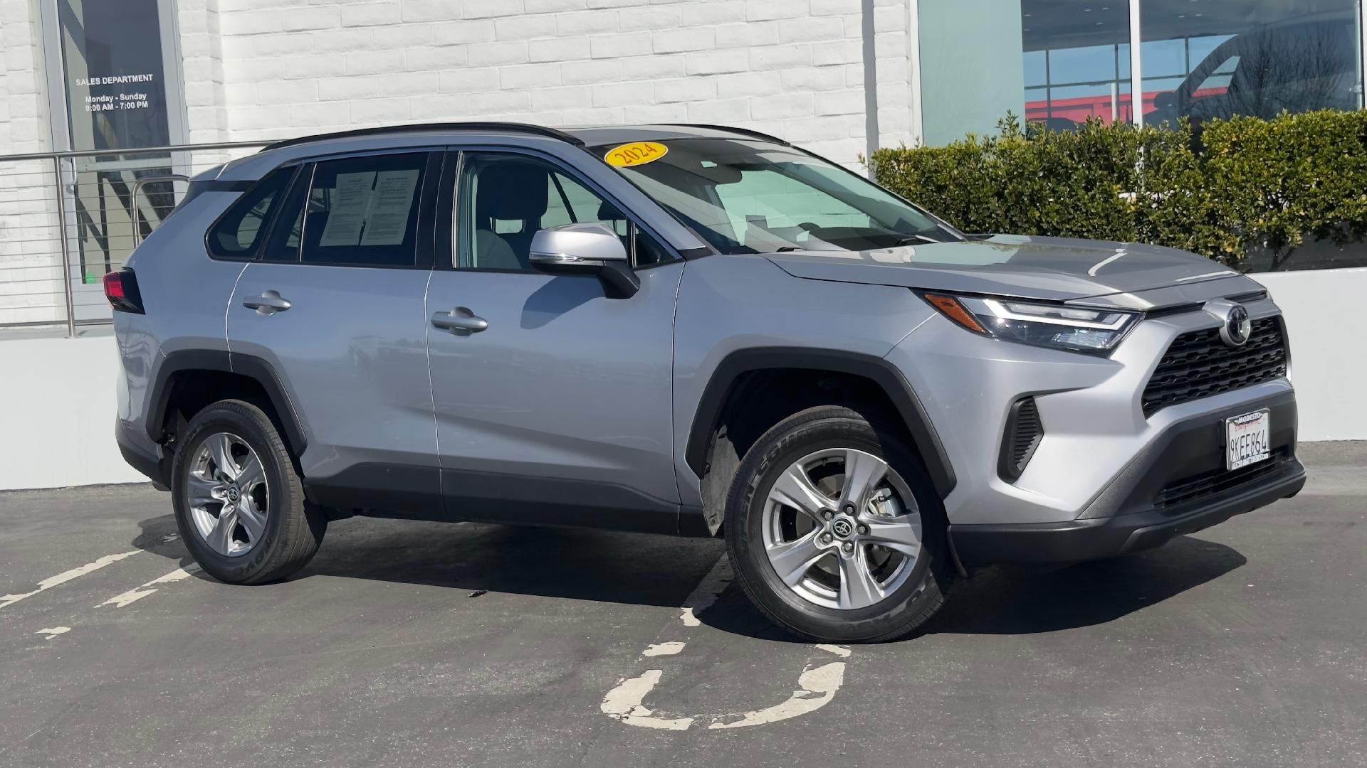 View vehicle photo 3