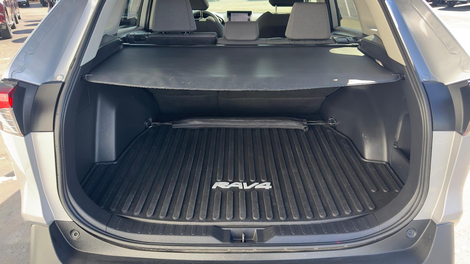 View vehicle photo 7
