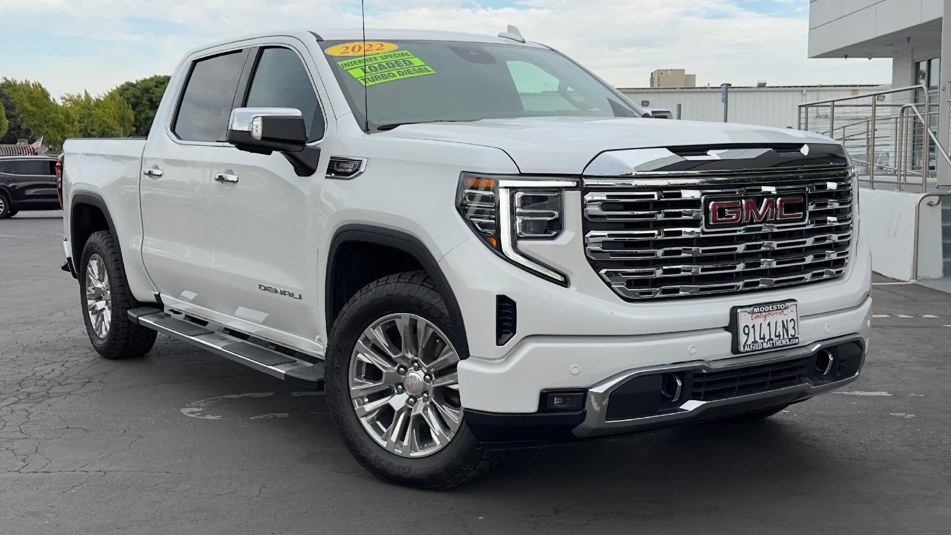 White Frost Tricoat 2022 GMC Sierra 1500 Pickup Truck Four-Wheel Drive Automatic