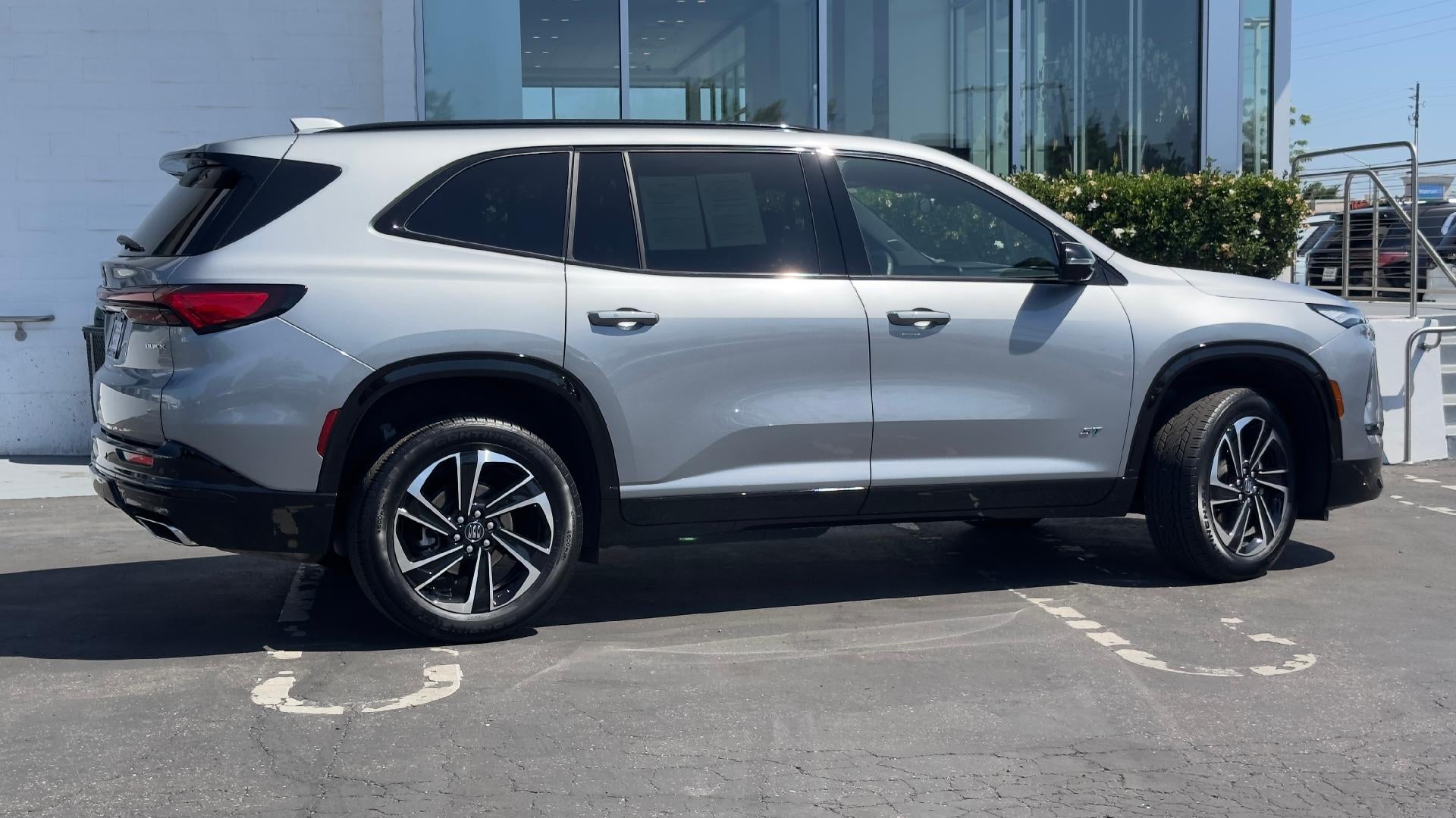 View vehicle photo 4