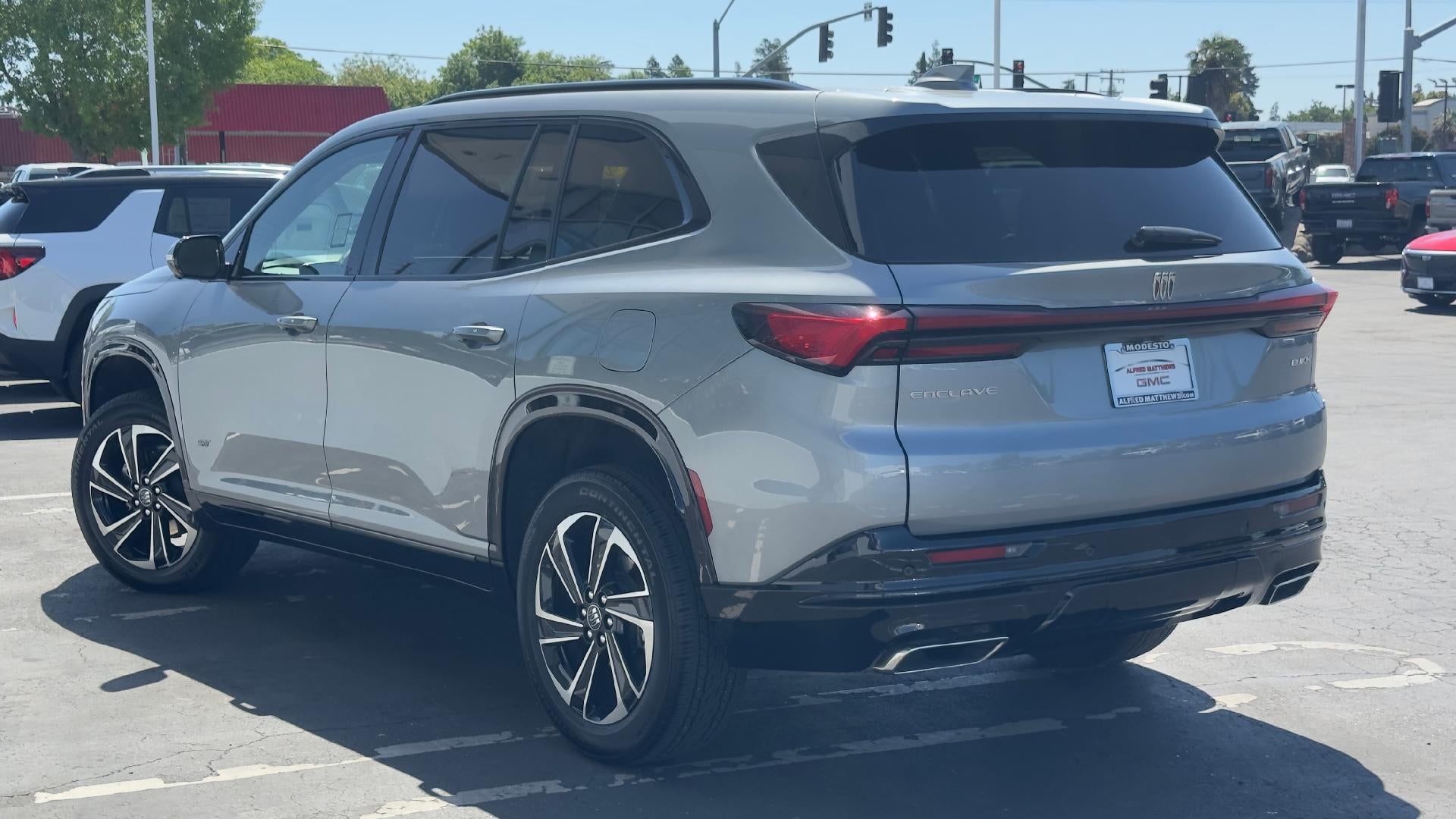 View vehicle photo 7