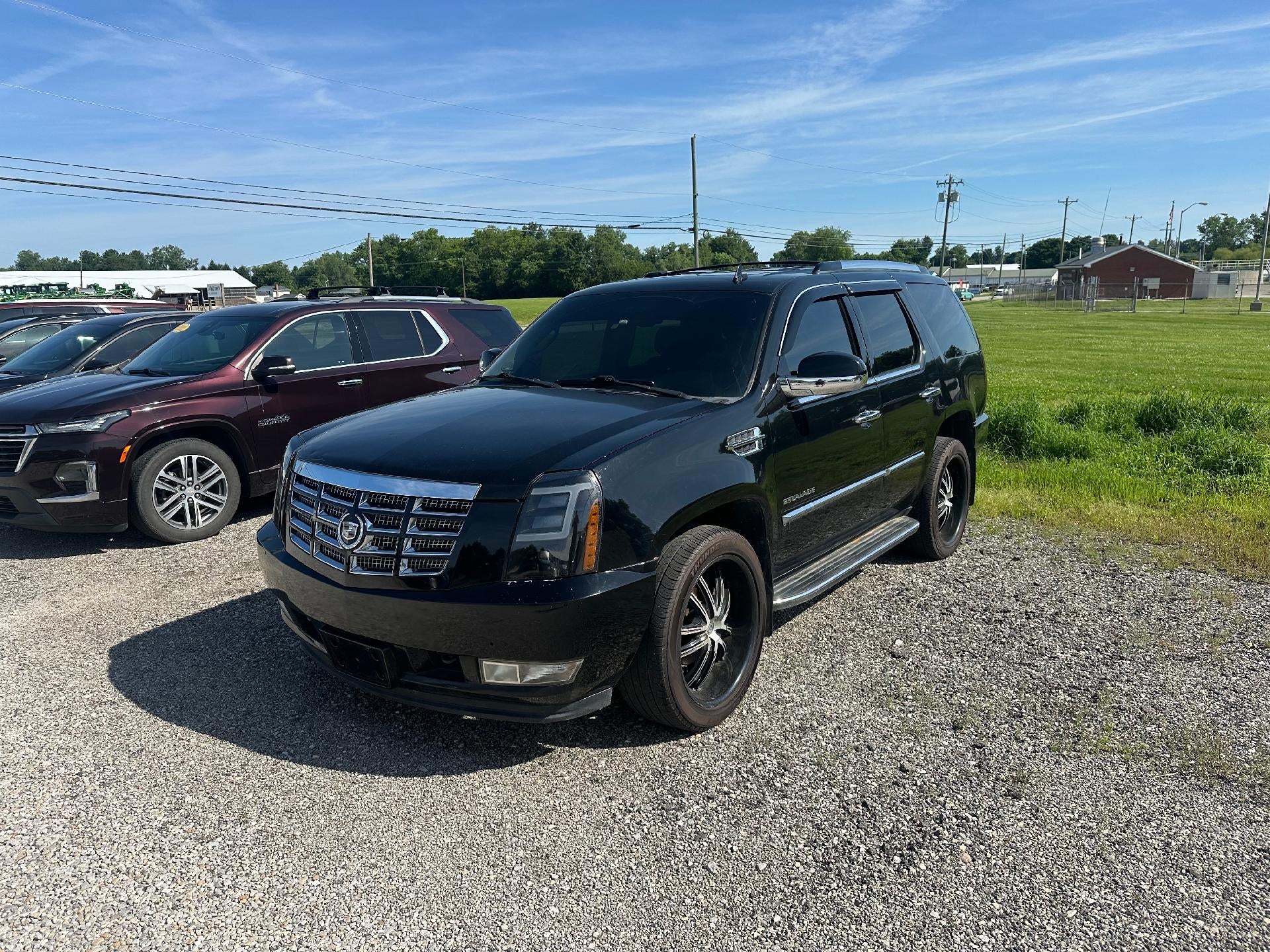 Black Raven 2011 Cadillac Escalade Luxury 4WD SUV / Crossover All-Wheel Drive Automatic