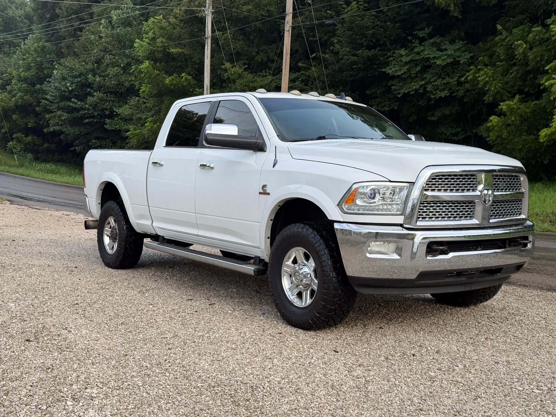 White 2013 RAM 2500 Pickup Truck Four-Wheel Drive 