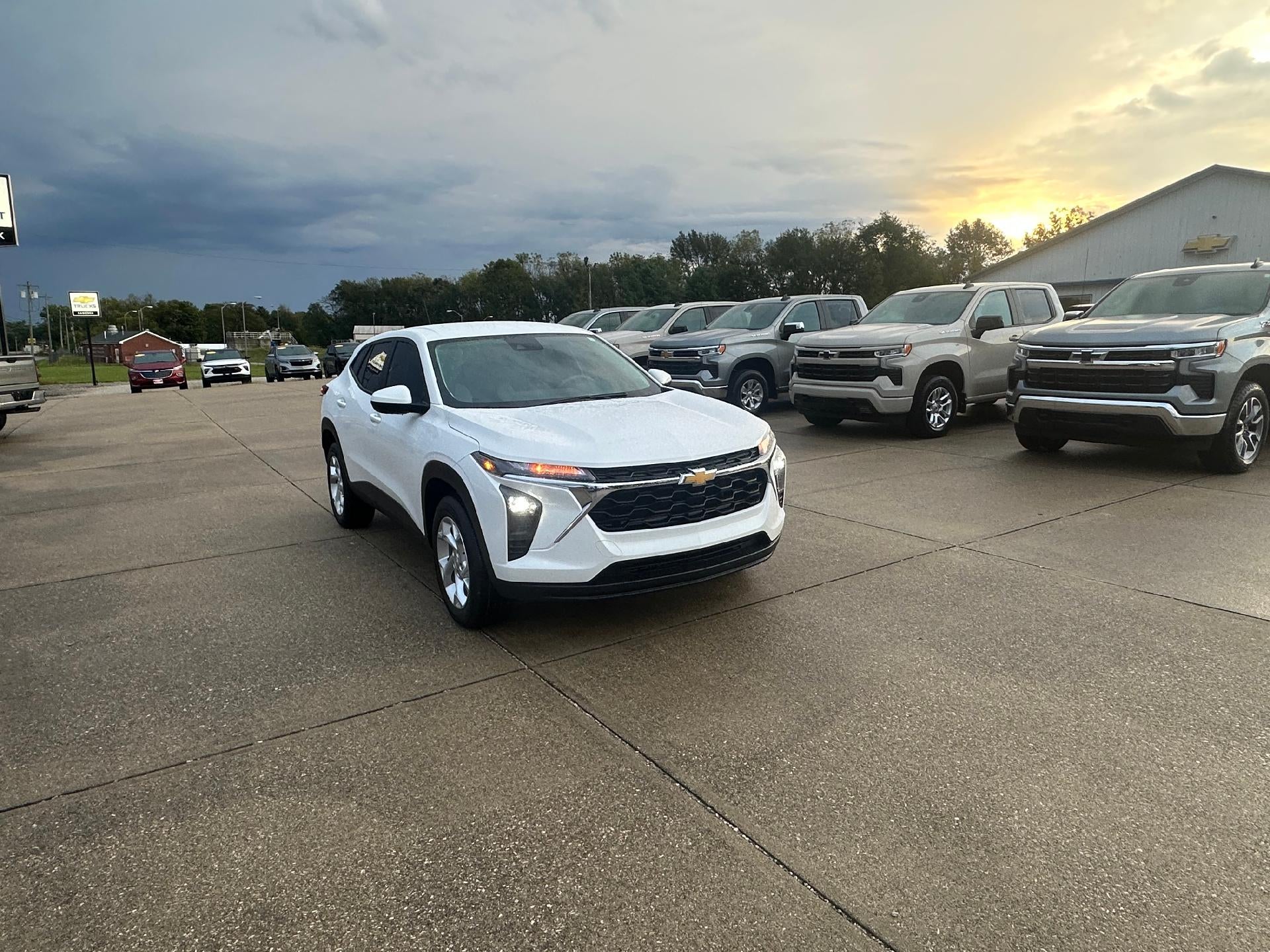  2024 Chevrolet Trax LS FWD   
