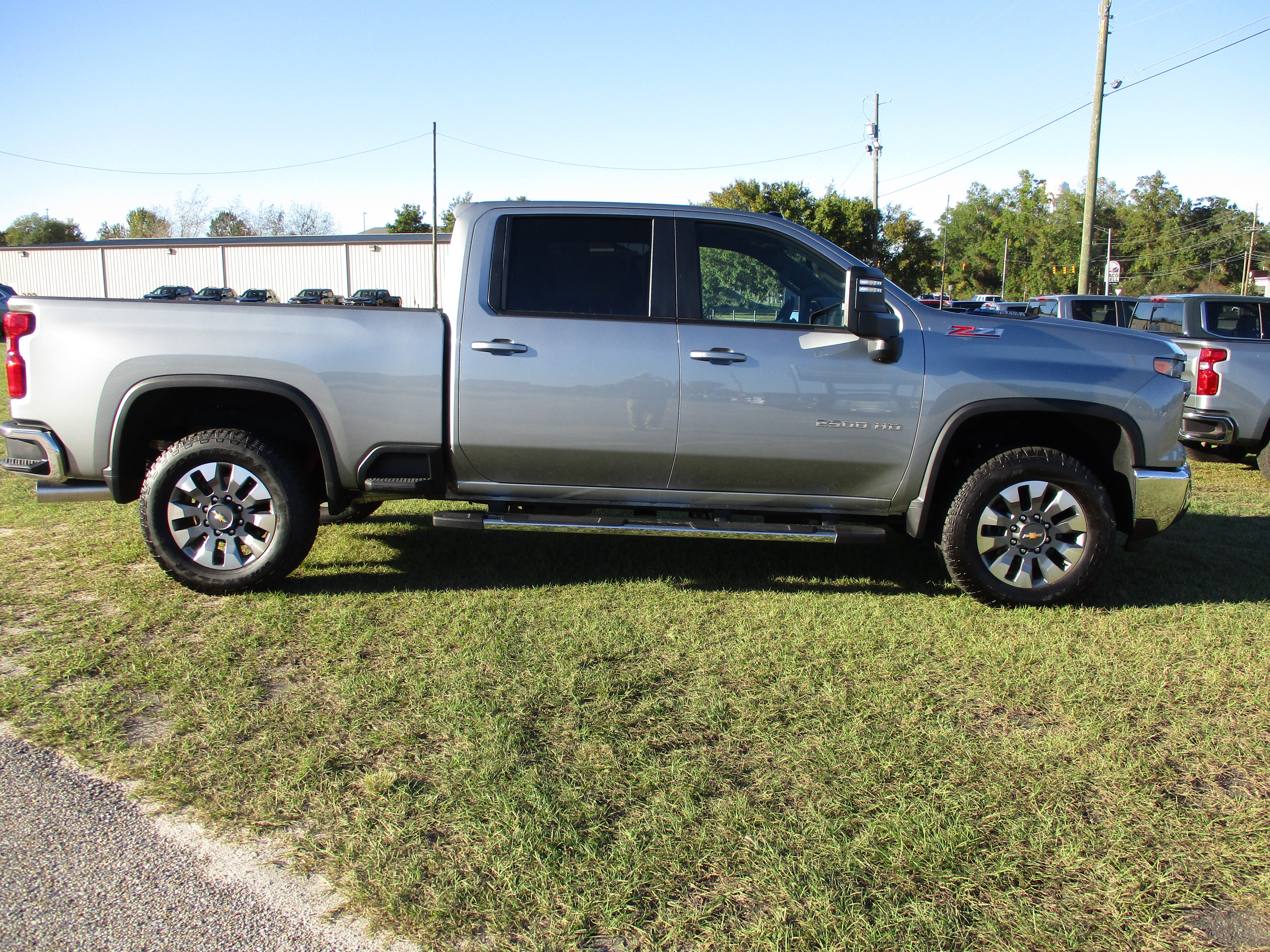 View vehicle photo 5