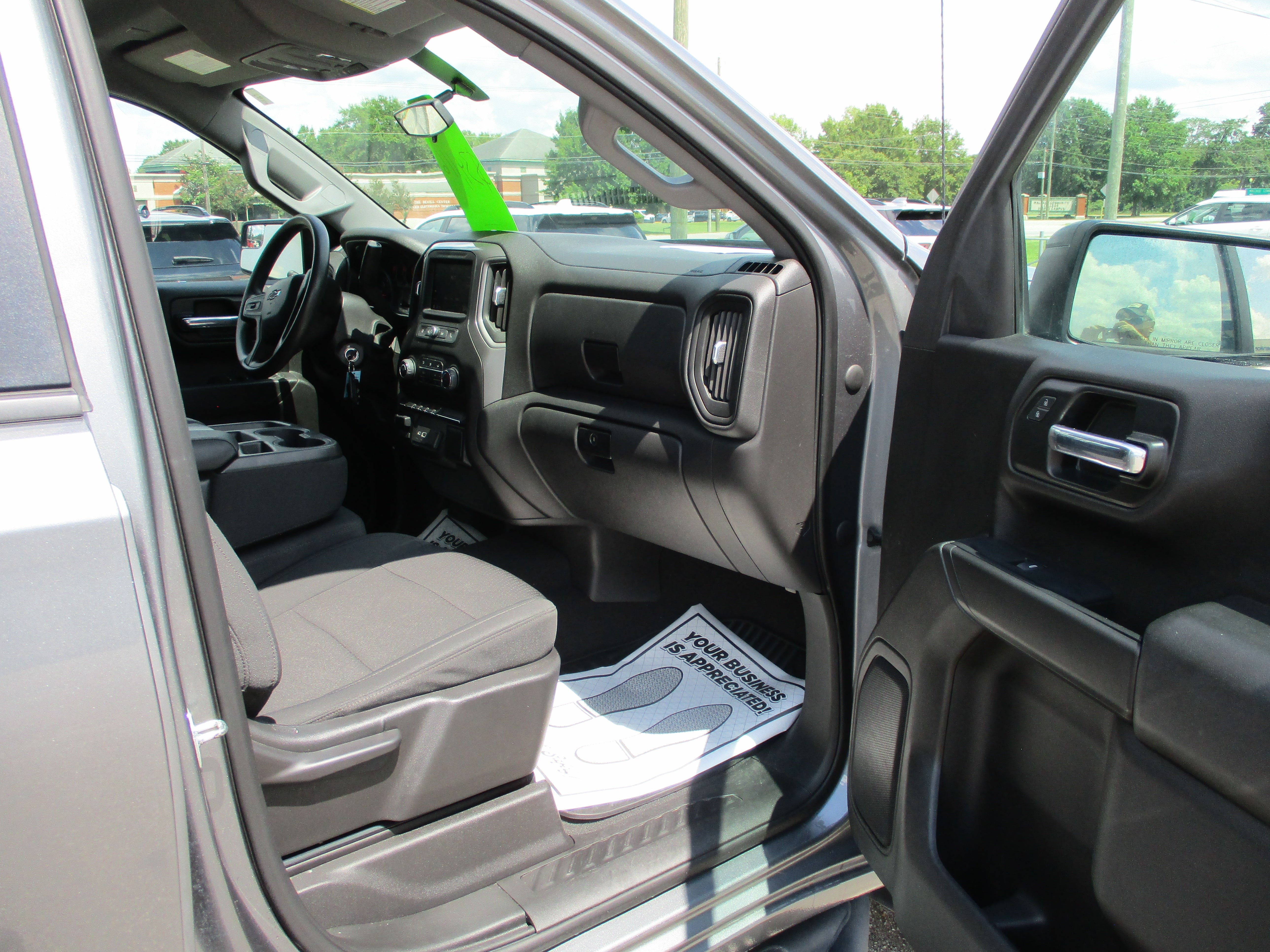 View vehicle photo 7