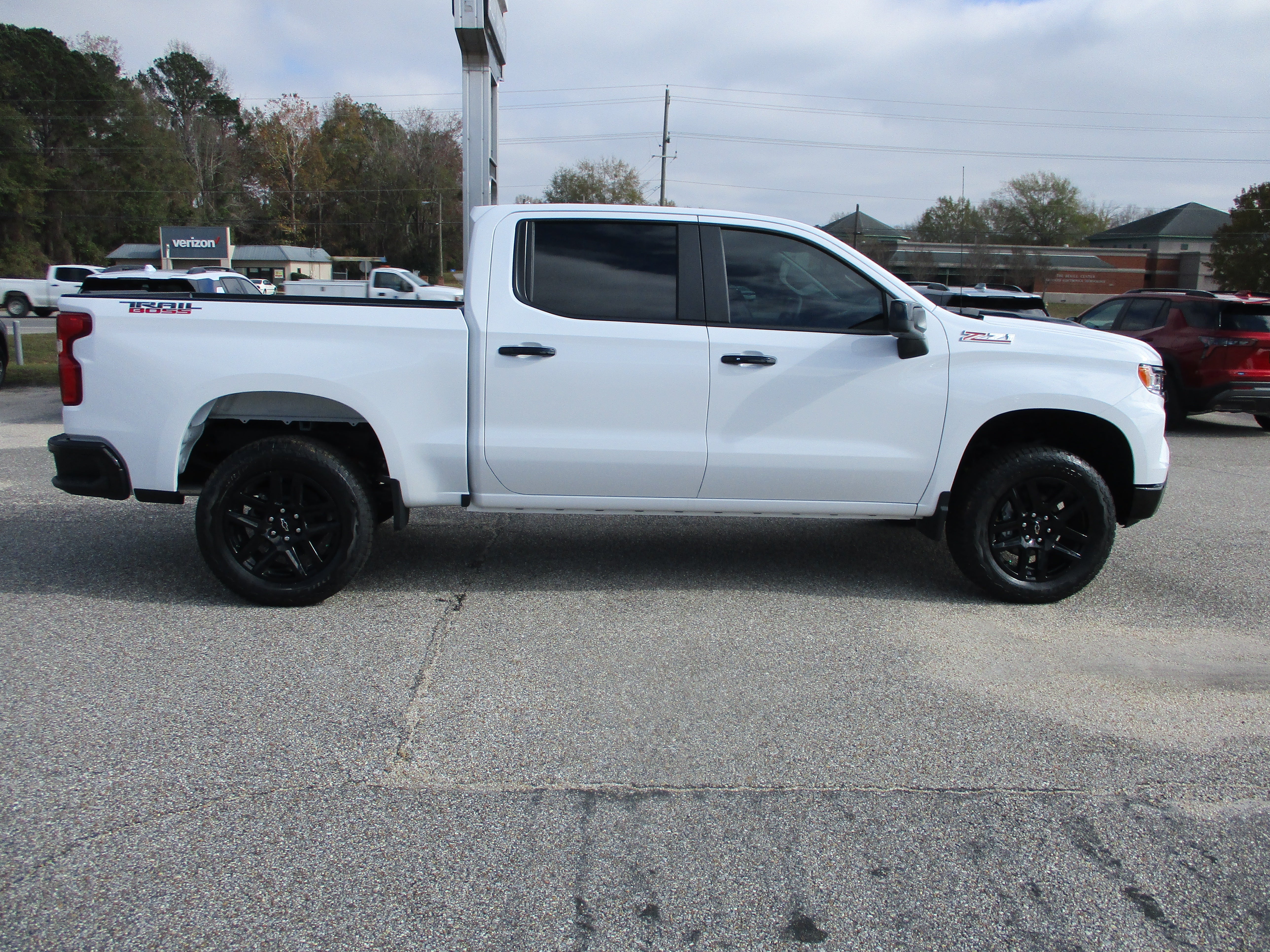 View vehicle photo 4