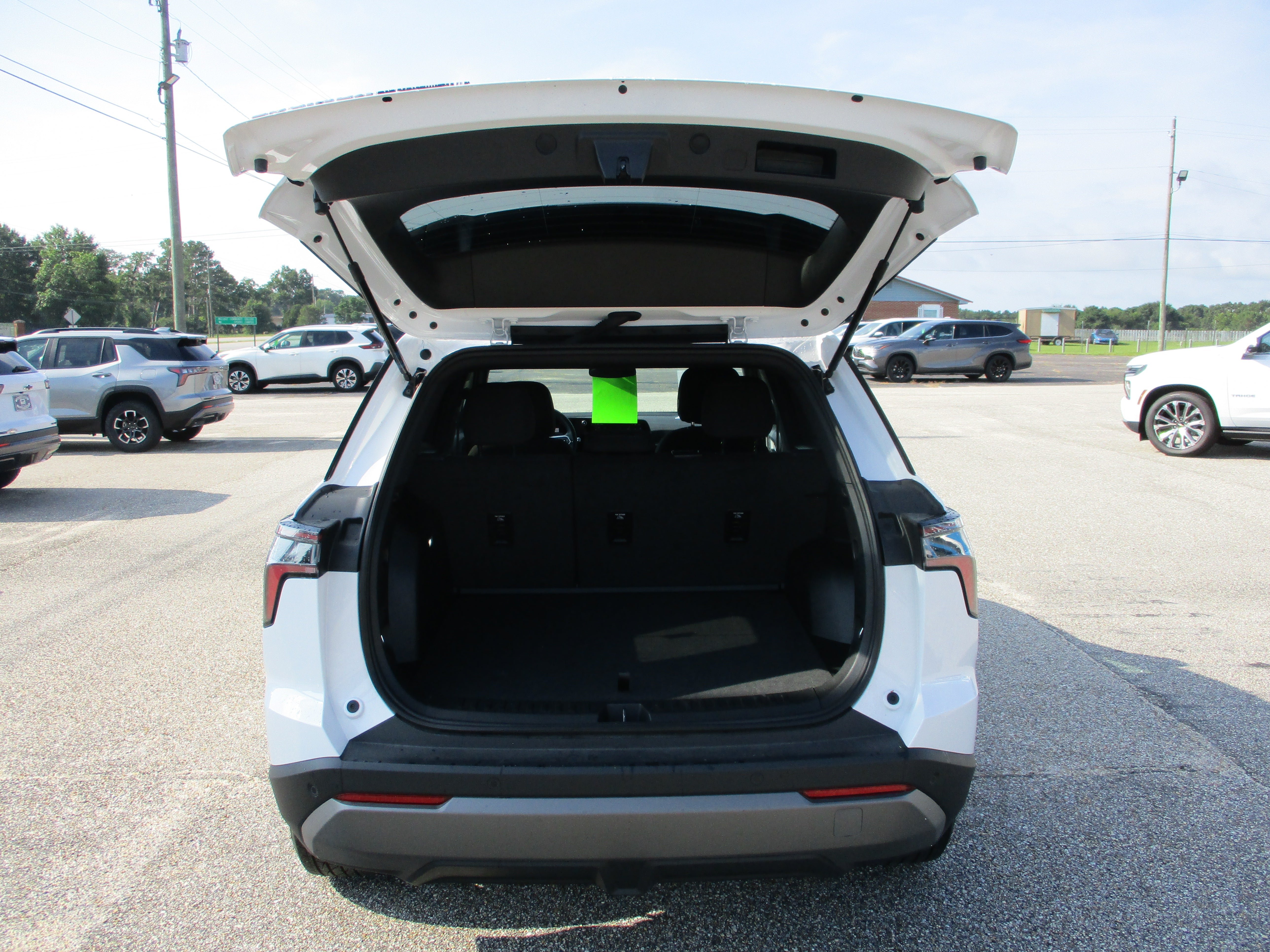View vehicle photo 7