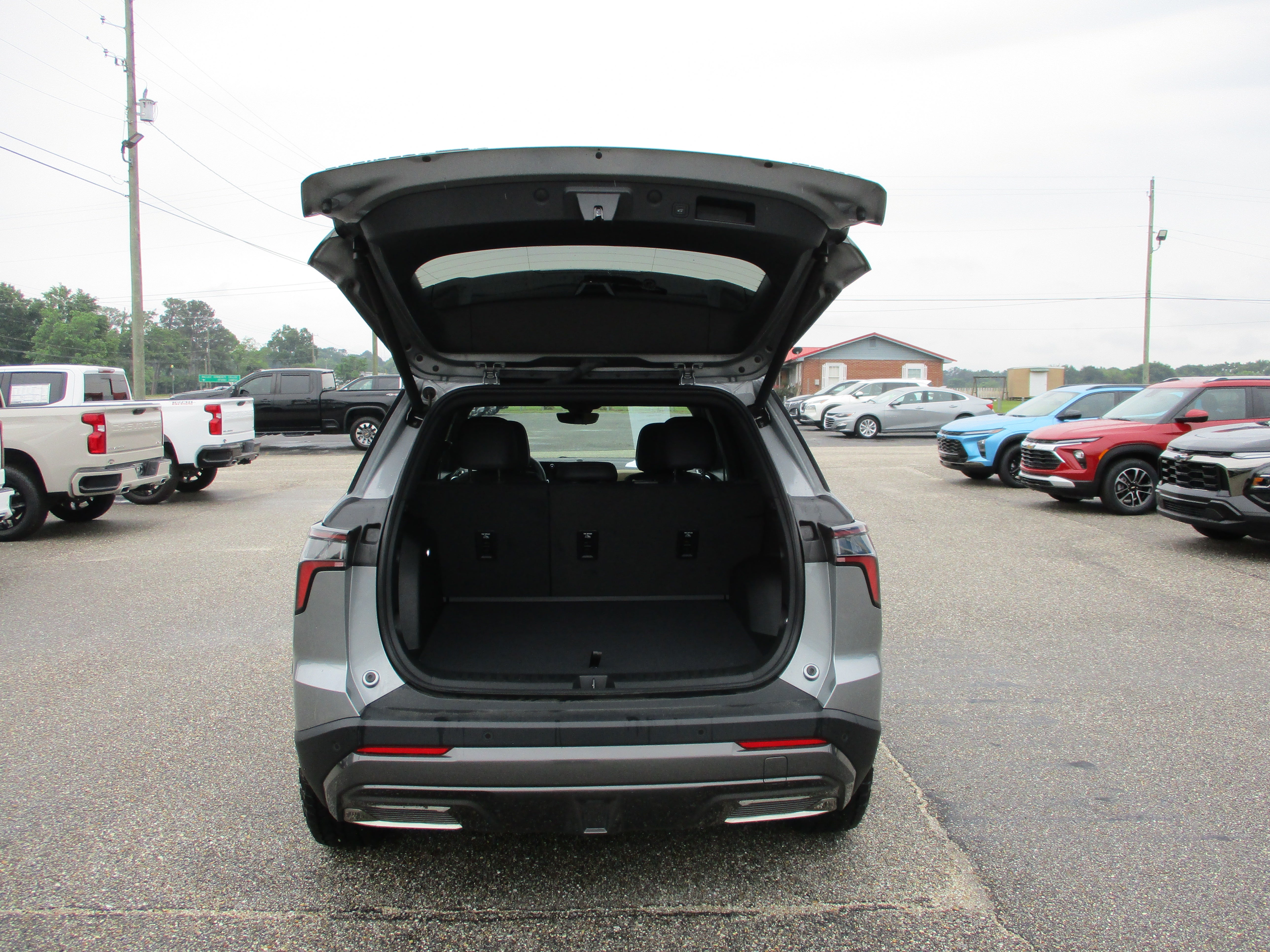 View vehicle photo 7
