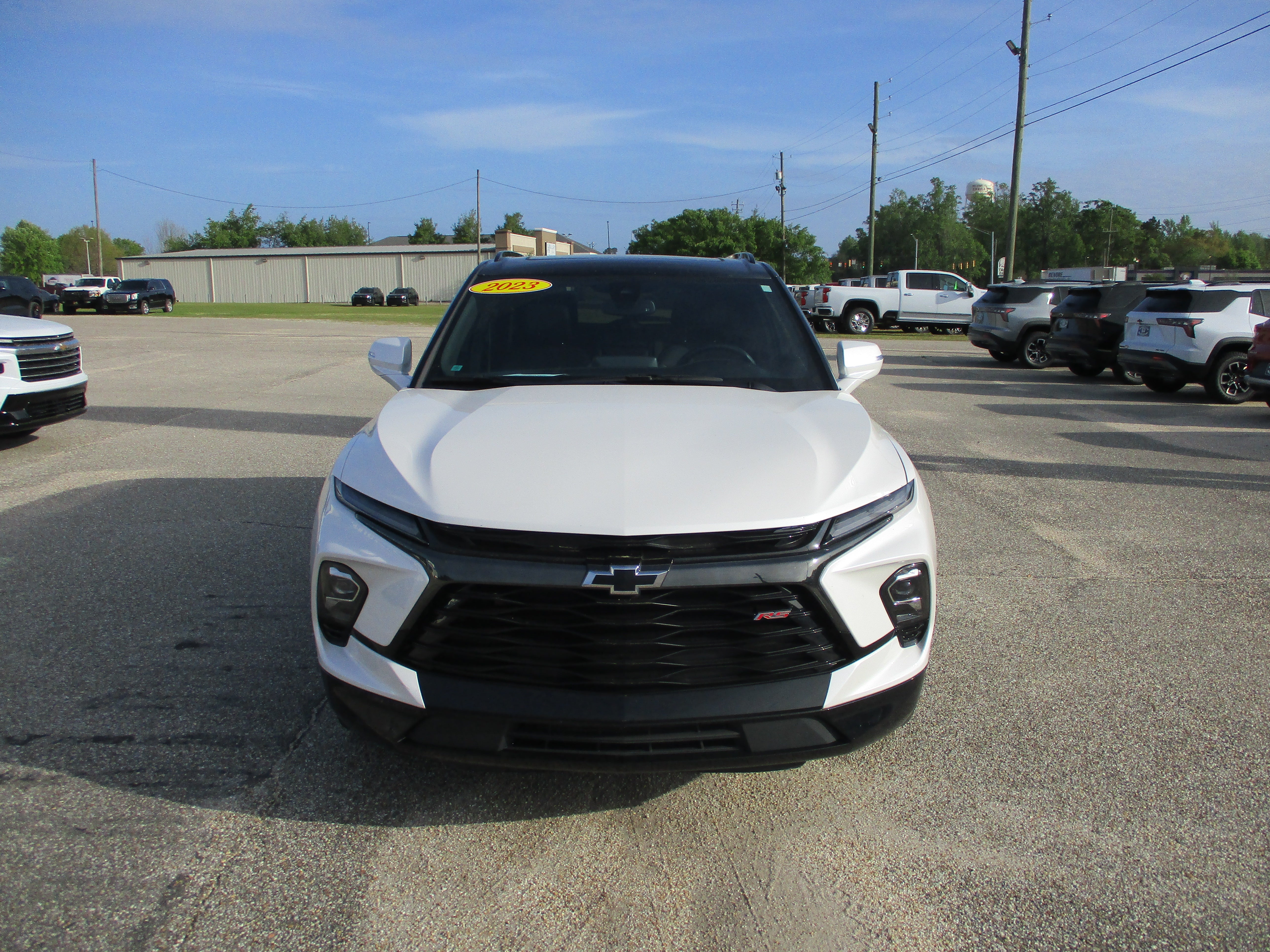 View vehicle photo 4