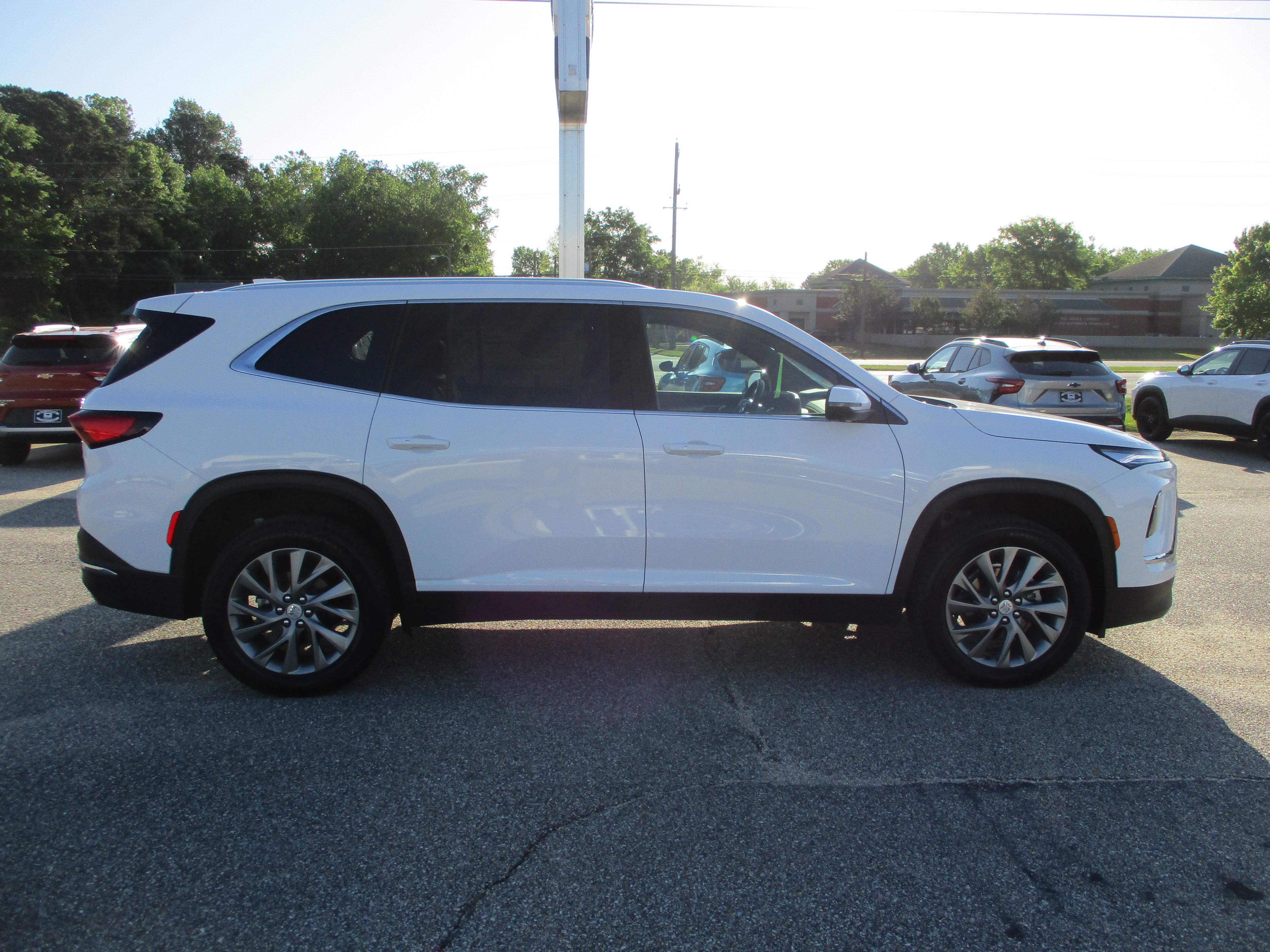 View vehicle photo 3
