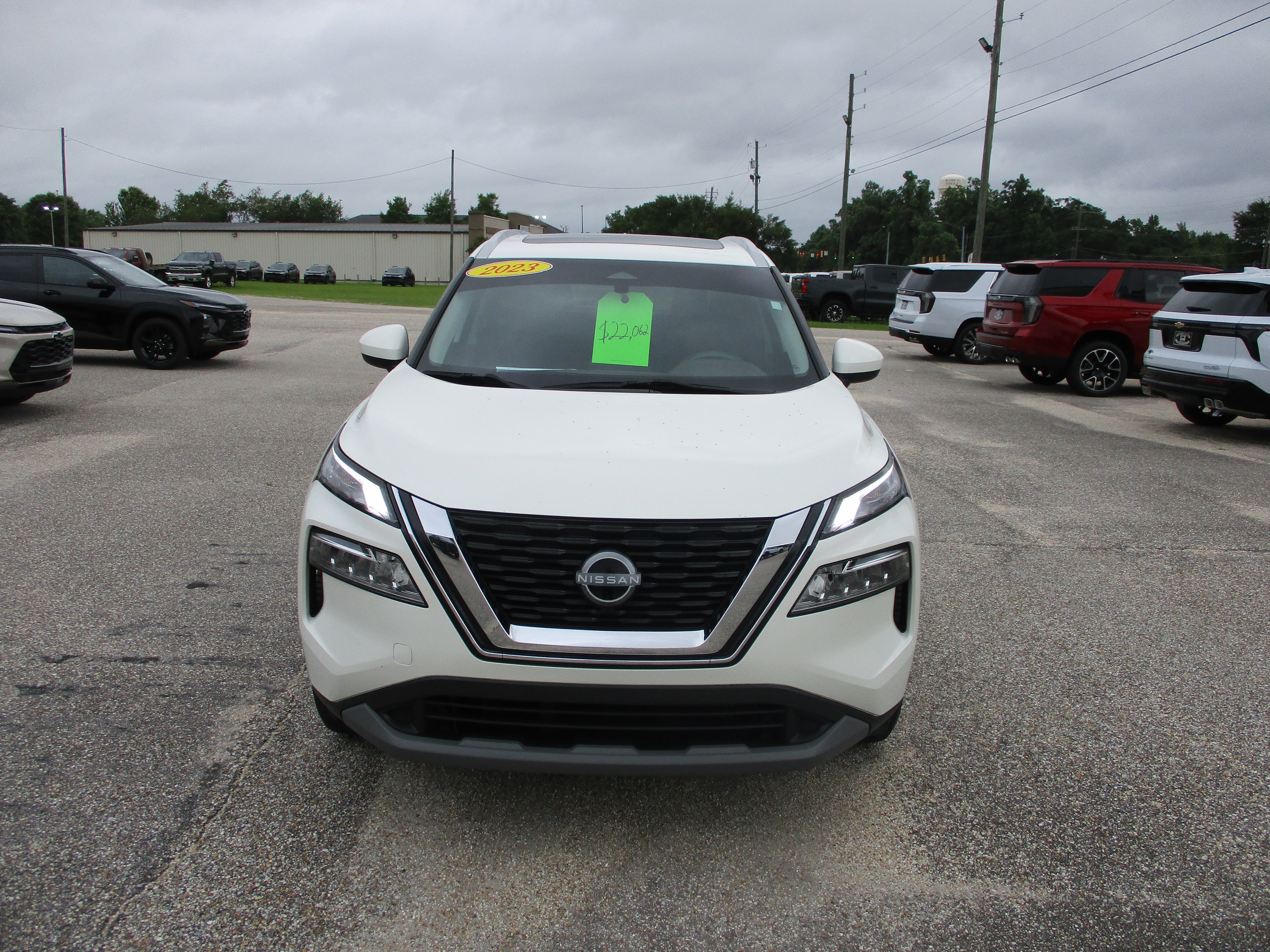 View vehicle photo 4