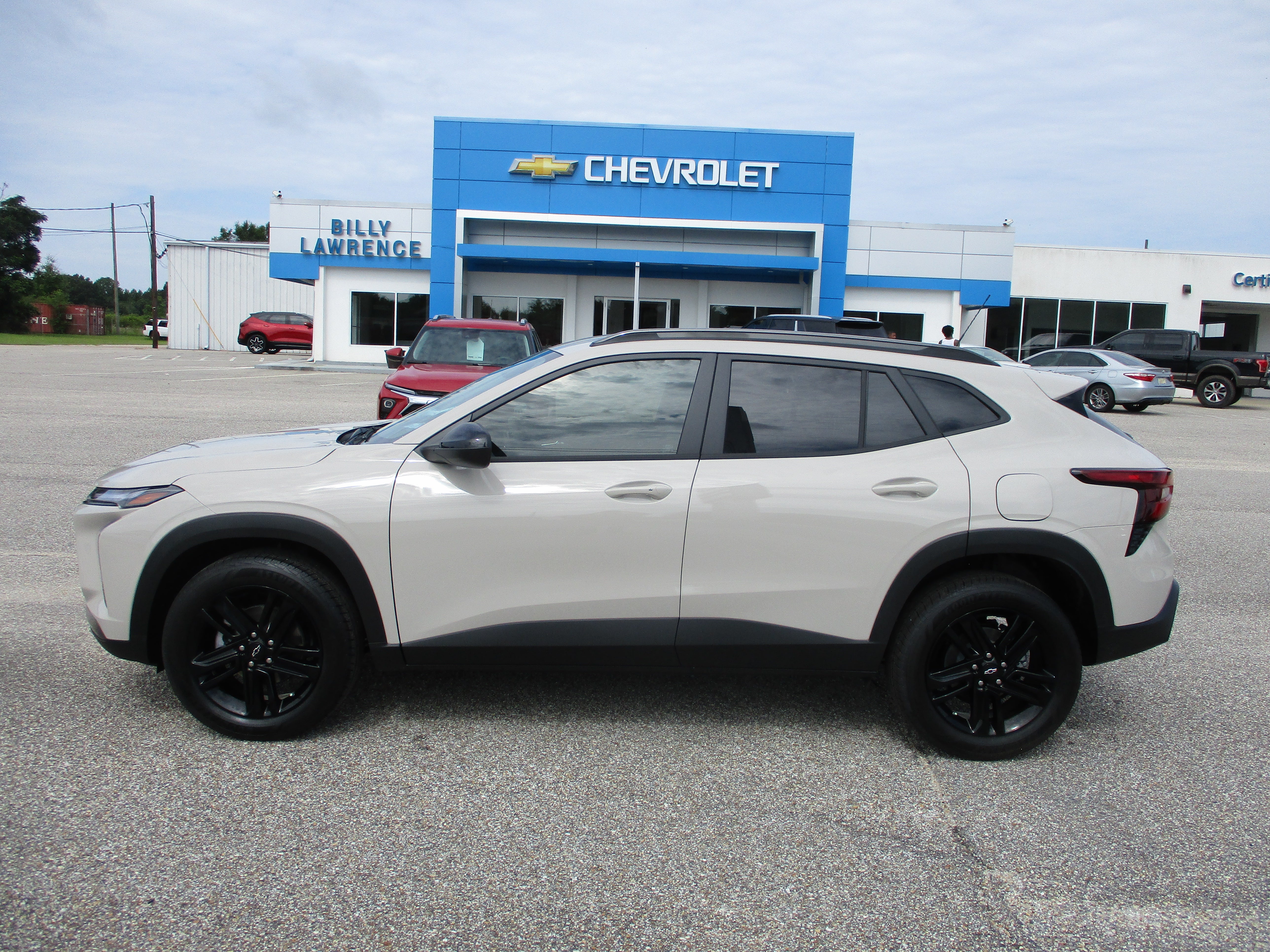 View vehicle photo 2
