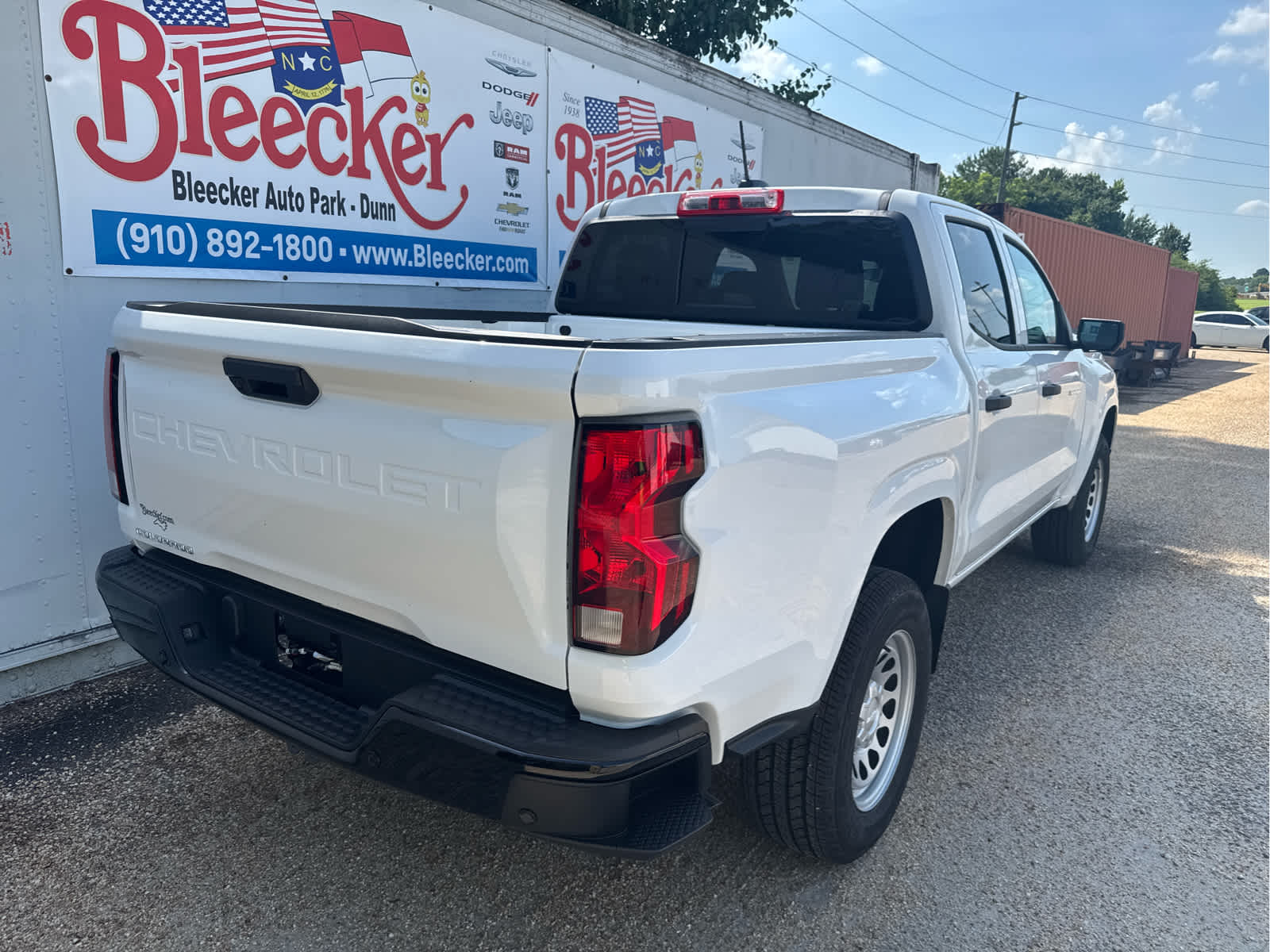 View vehicle photo 3