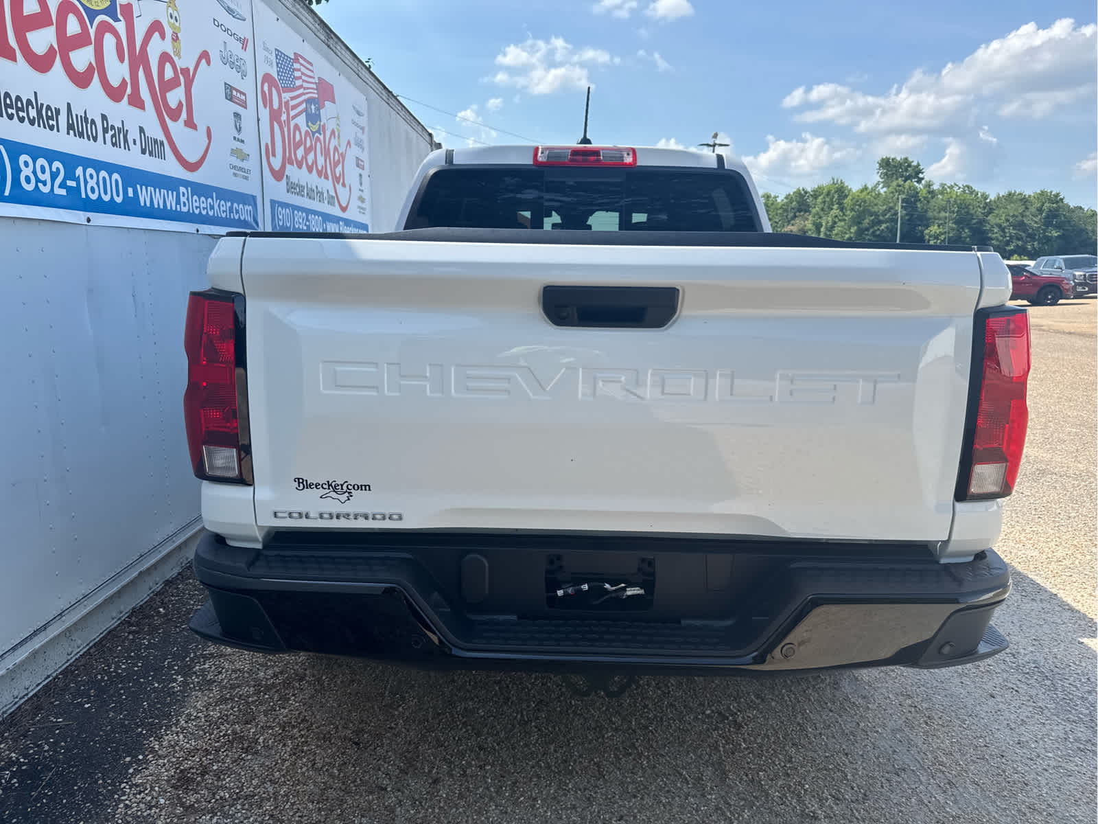 View vehicle photo 4