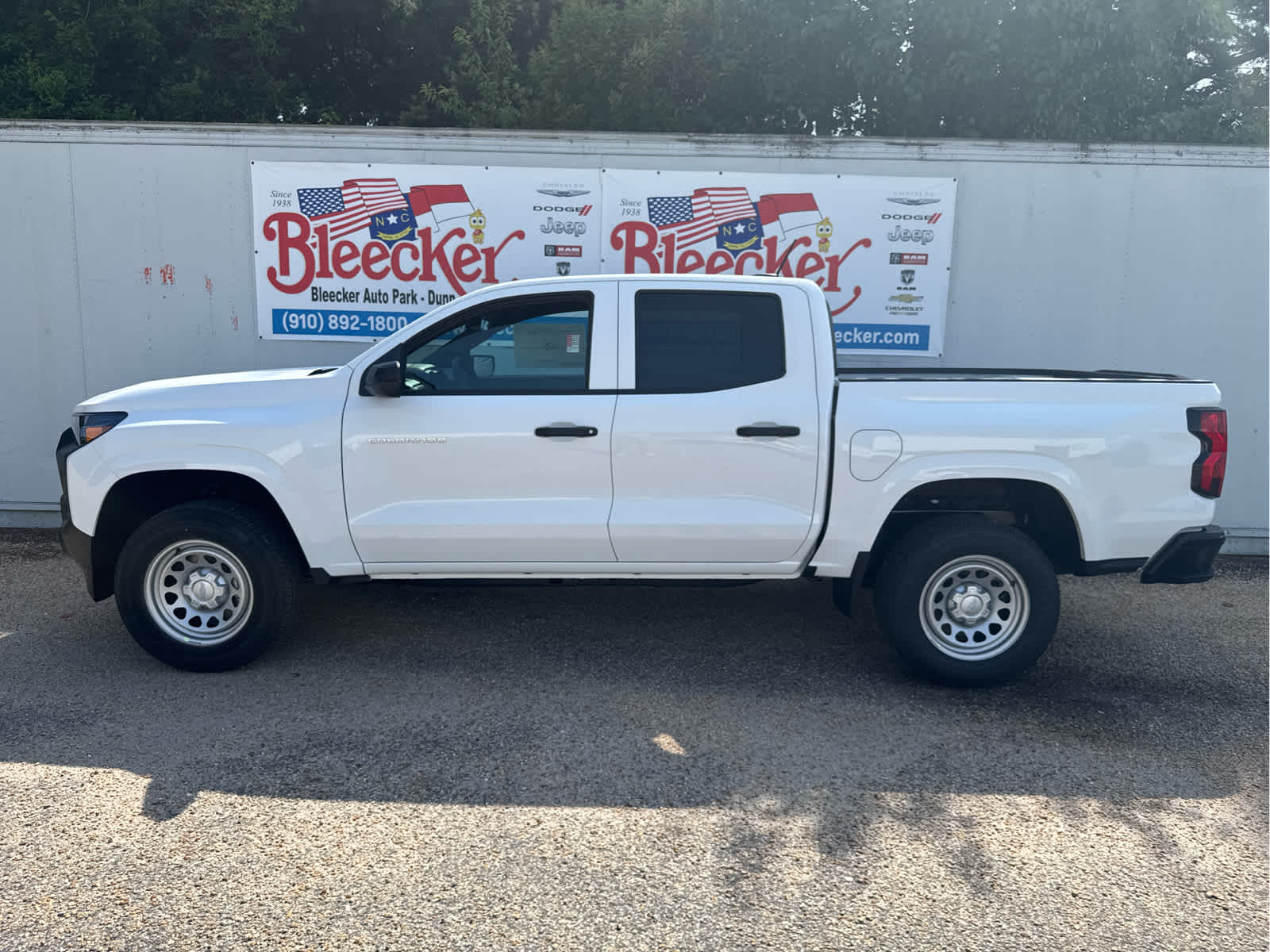 View vehicle photo 7