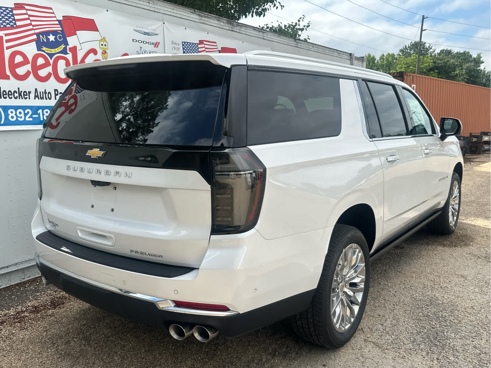 View vehicle photo 3