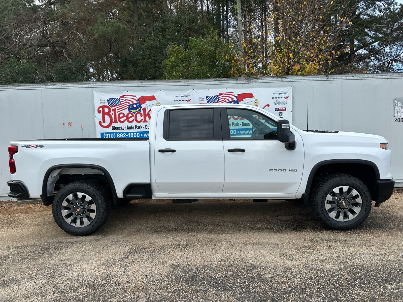 View vehicle photo 2