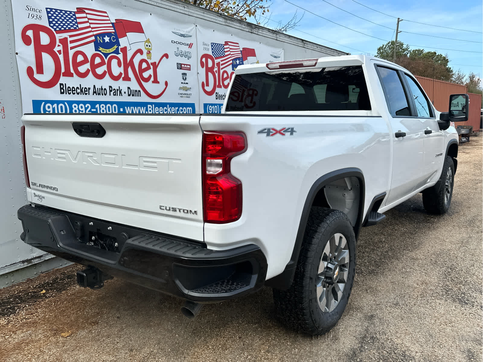 View vehicle photo 3