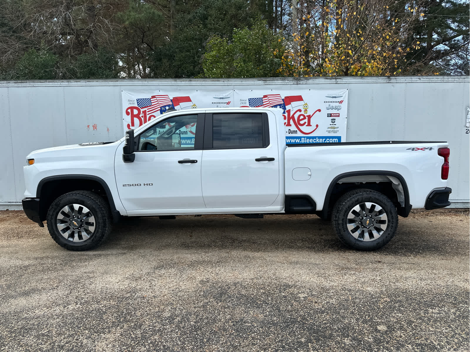 View vehicle photo 7