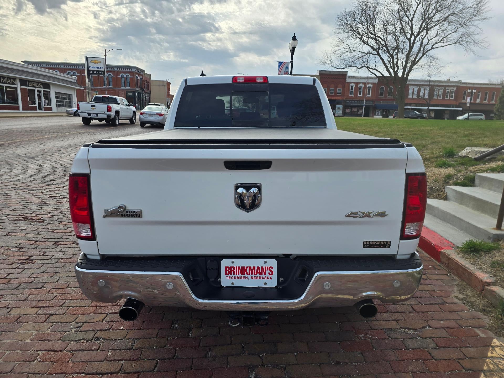 View vehicle photo 5
