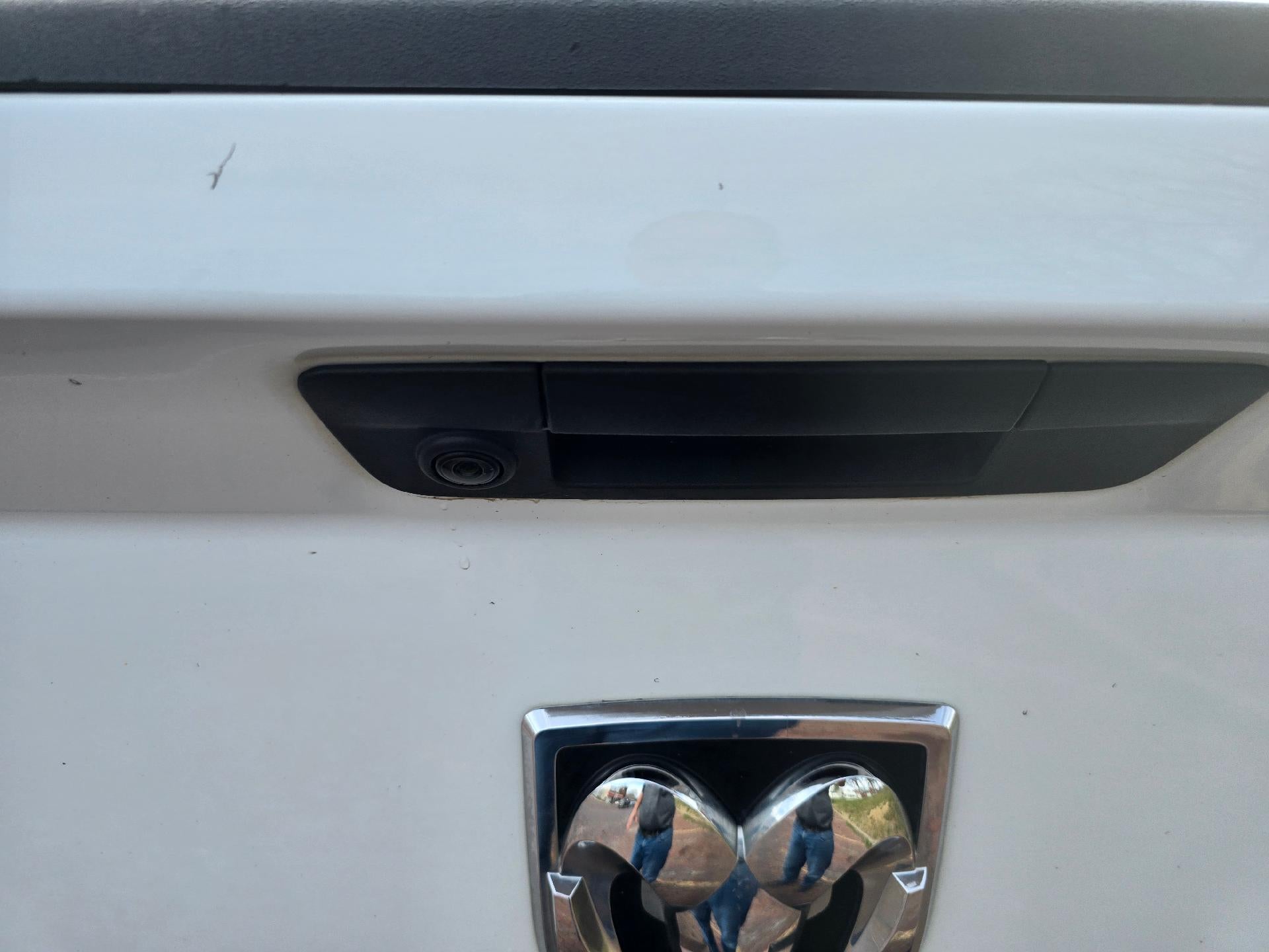 View vehicle photo 6