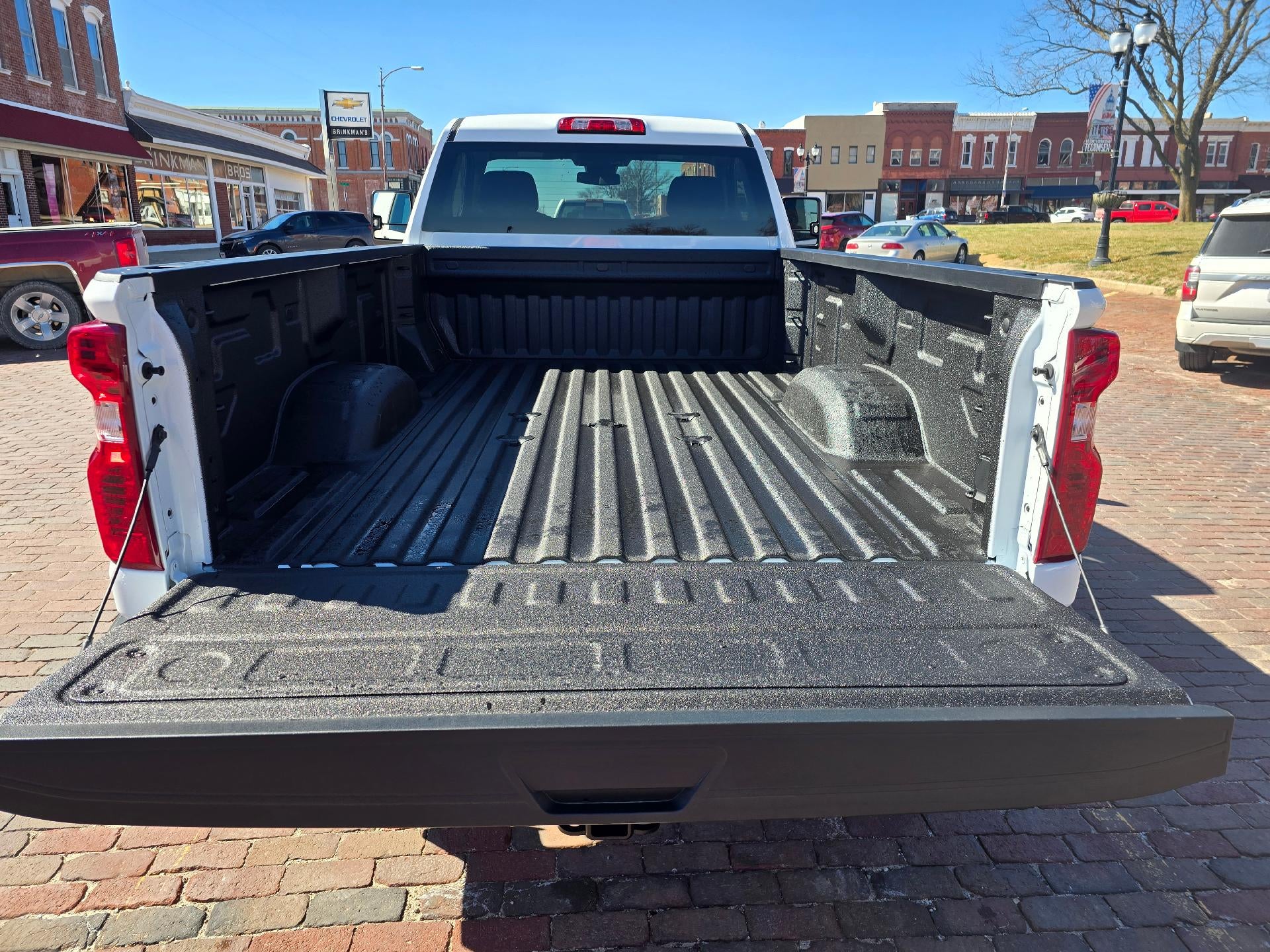 View vehicle photo 7