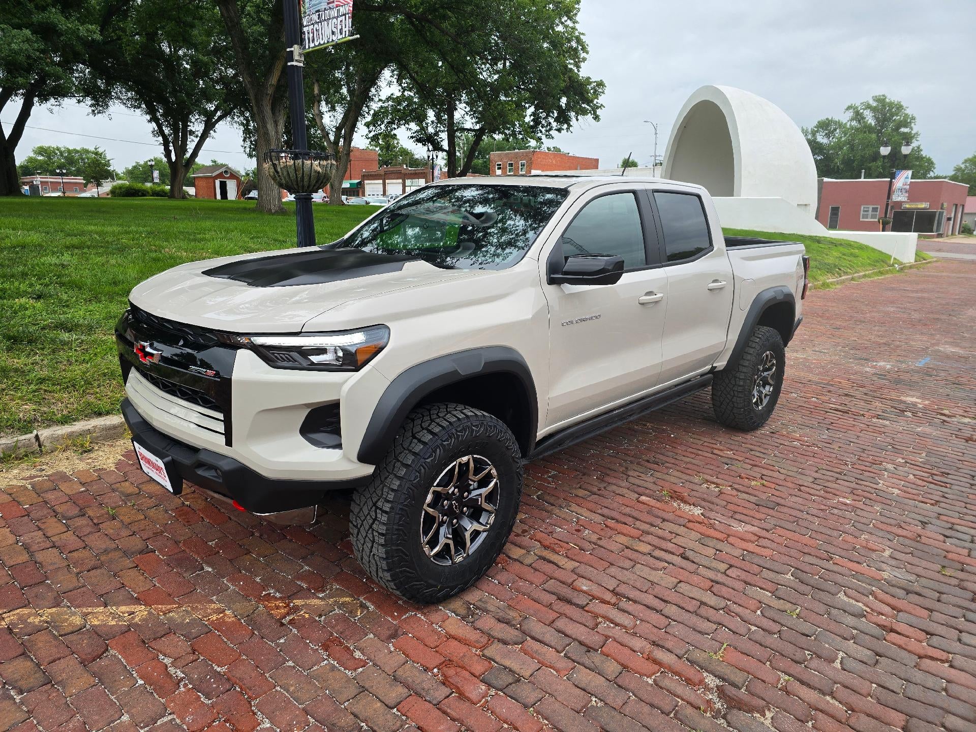 White Sands 2026 Chevrolet Colorado Pickup Truck Four-Wheel Drive Automatic